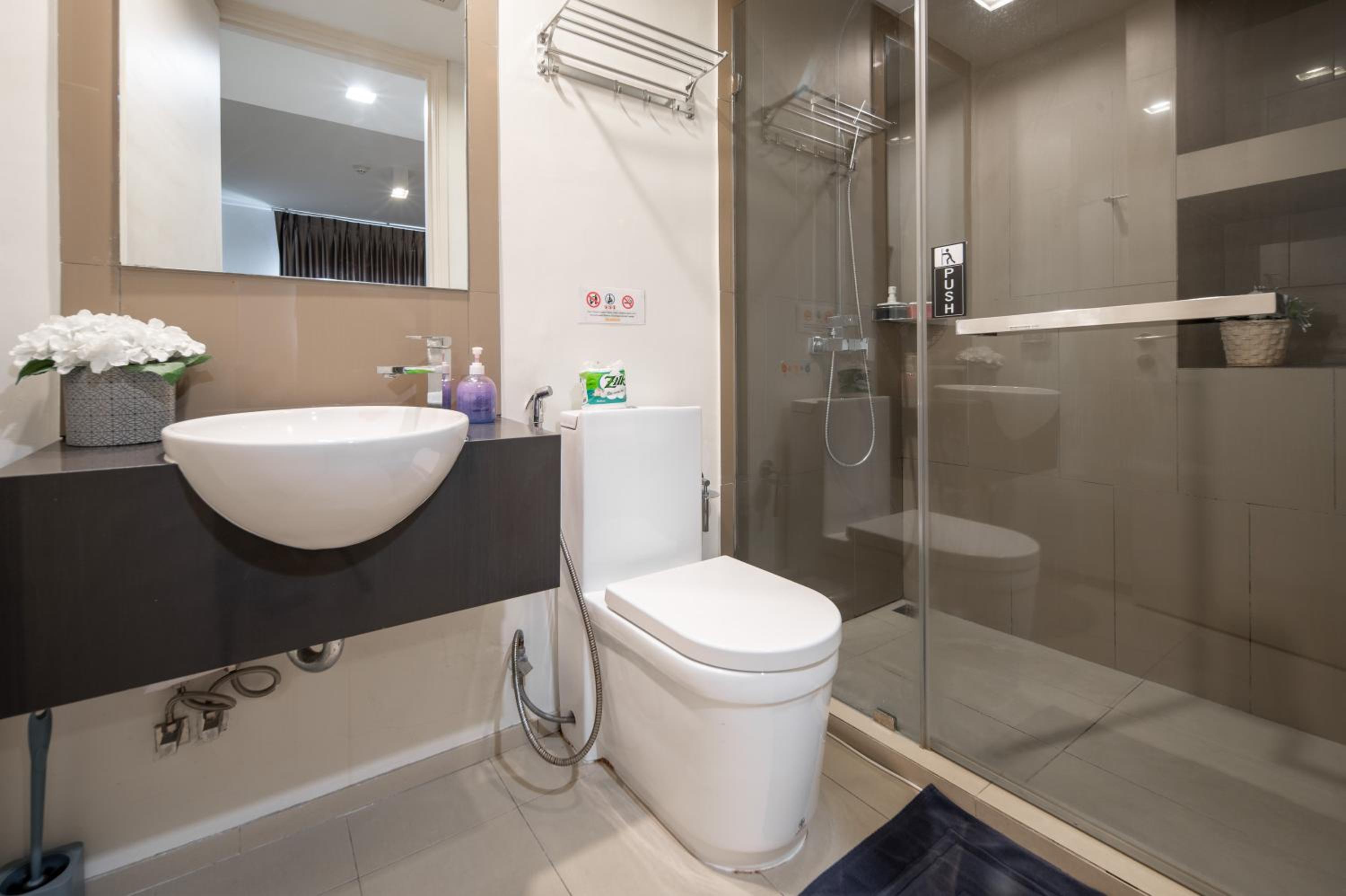 Apartment with Sea View - Photo 6