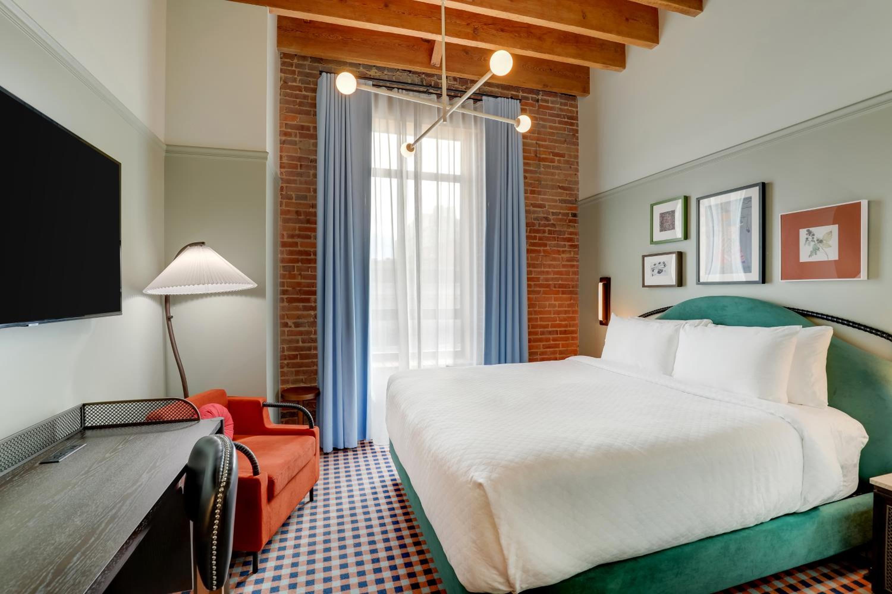 Standard King Room - Photo 4