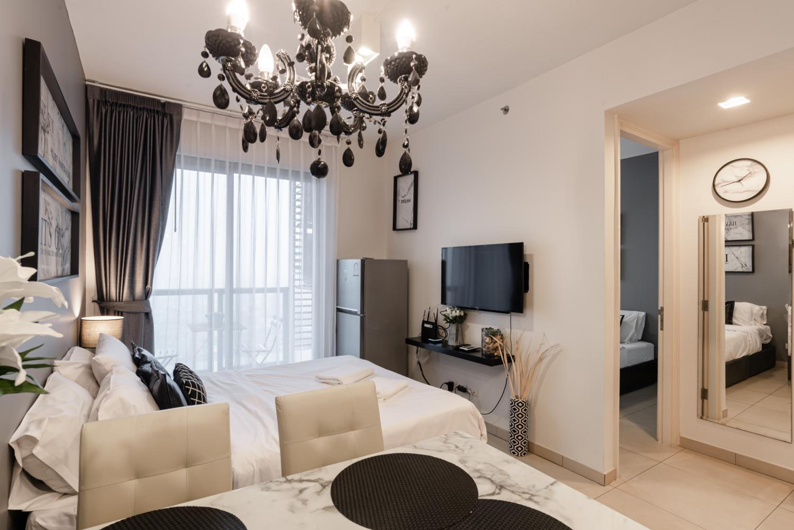 Economy Twin Room - Photo 3