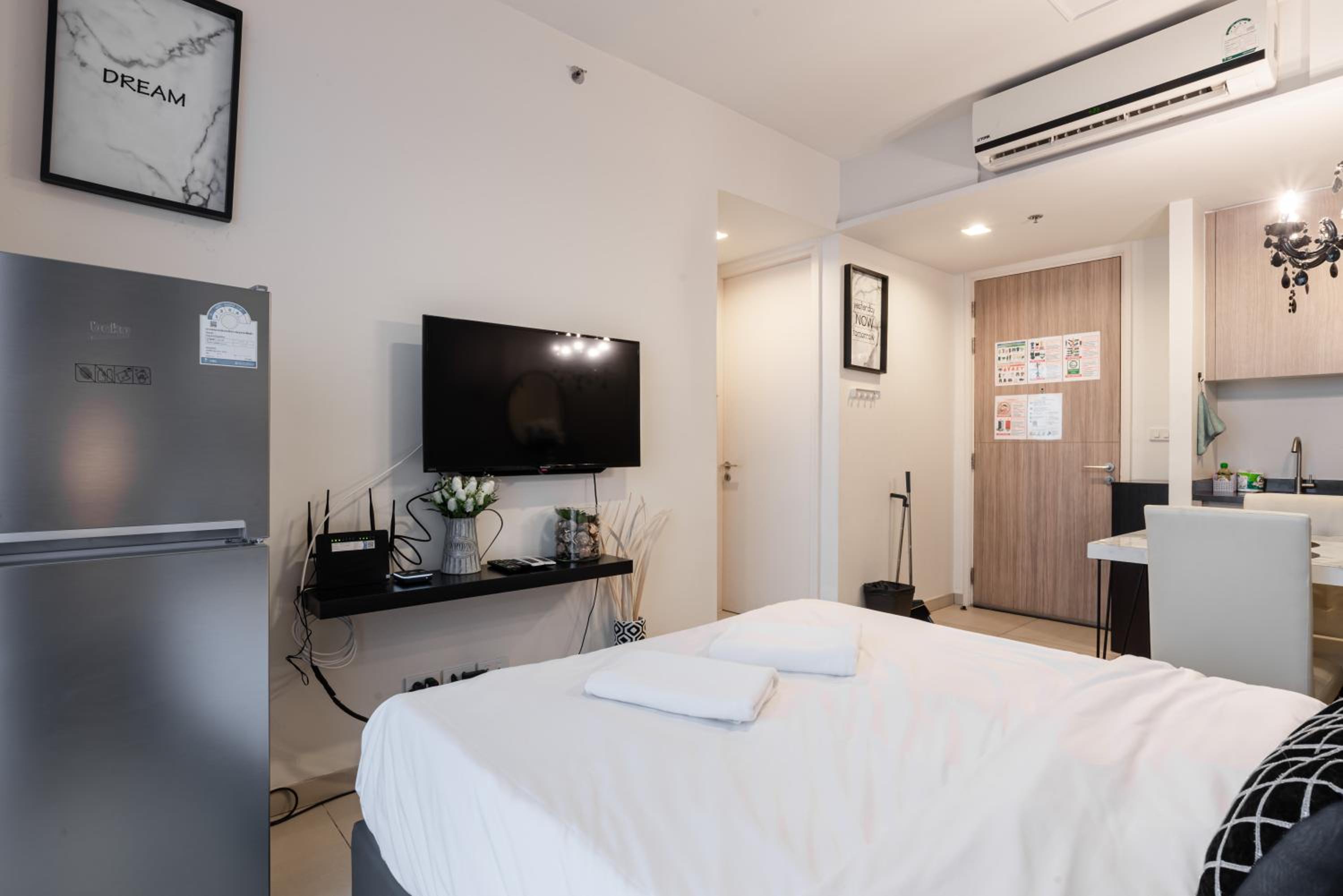 Economy Twin Room - Photo 6