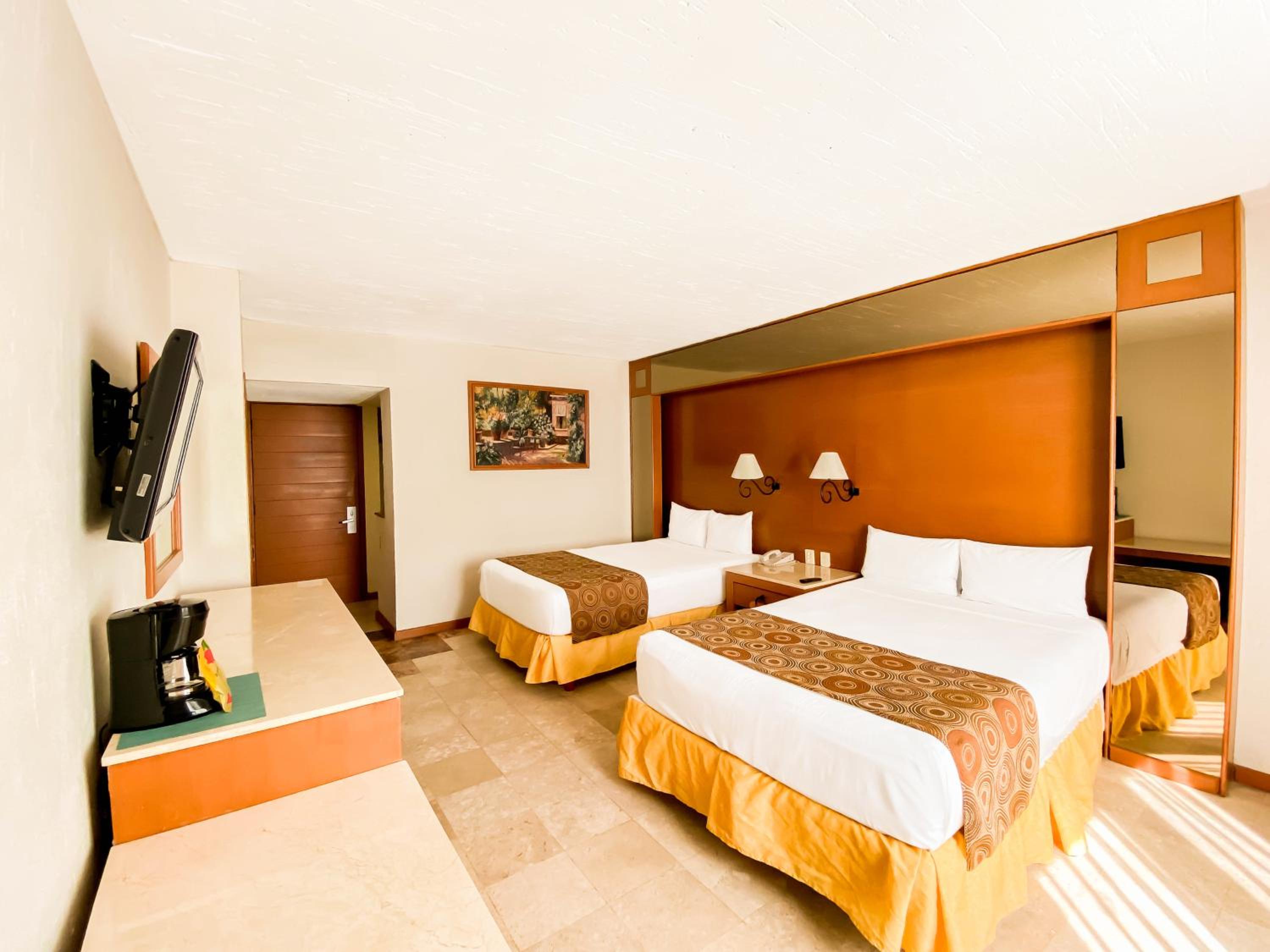 Double Room - Photo 6