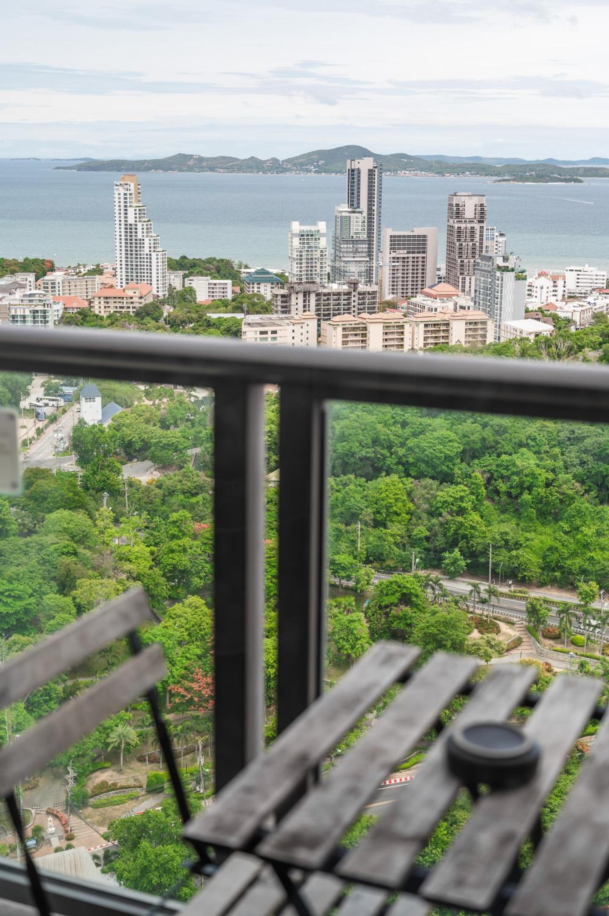 Apartment with Sea View - Photo 2