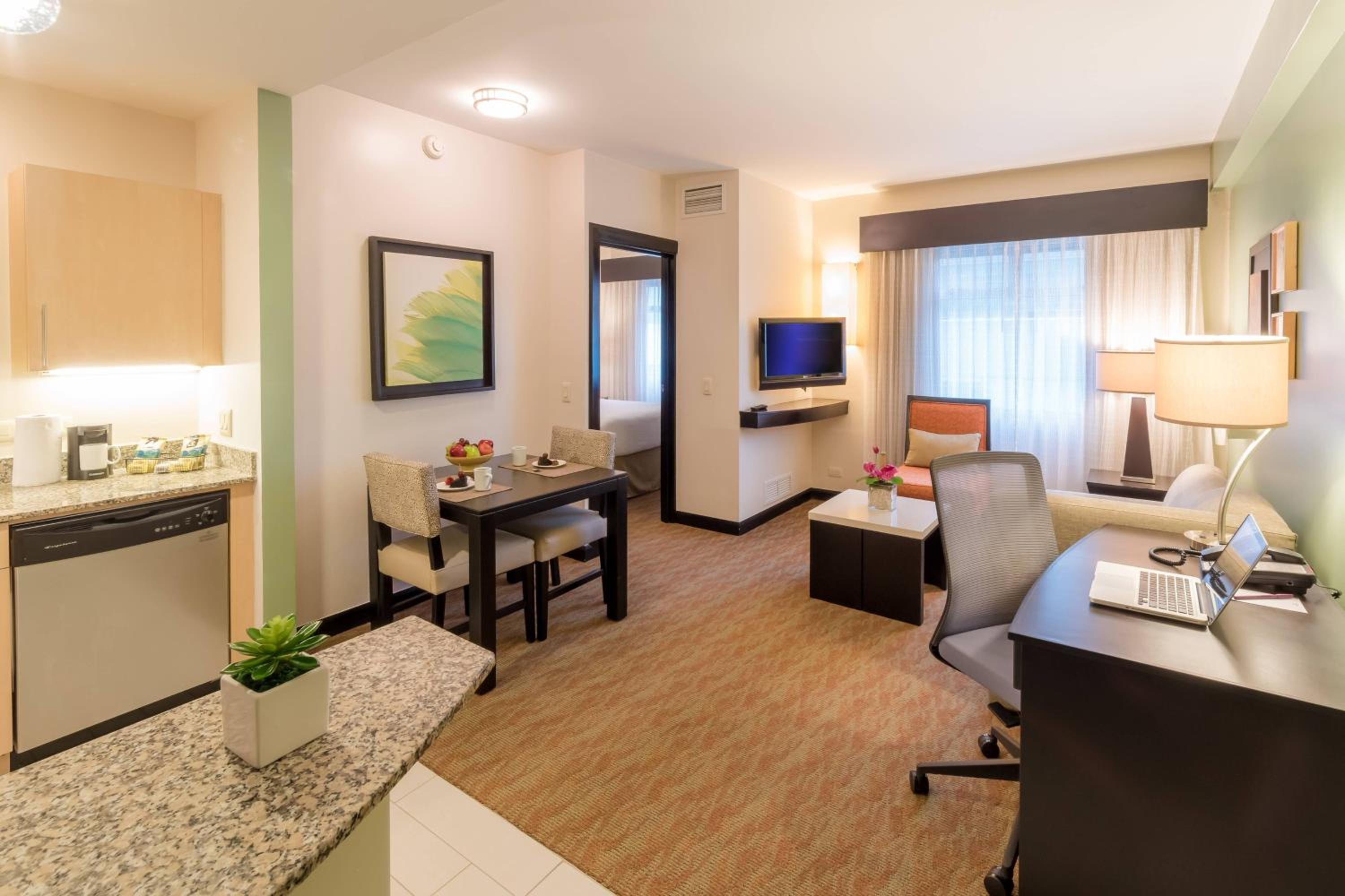 One-Bedroom Suite with Sofa Bed - Photo 4