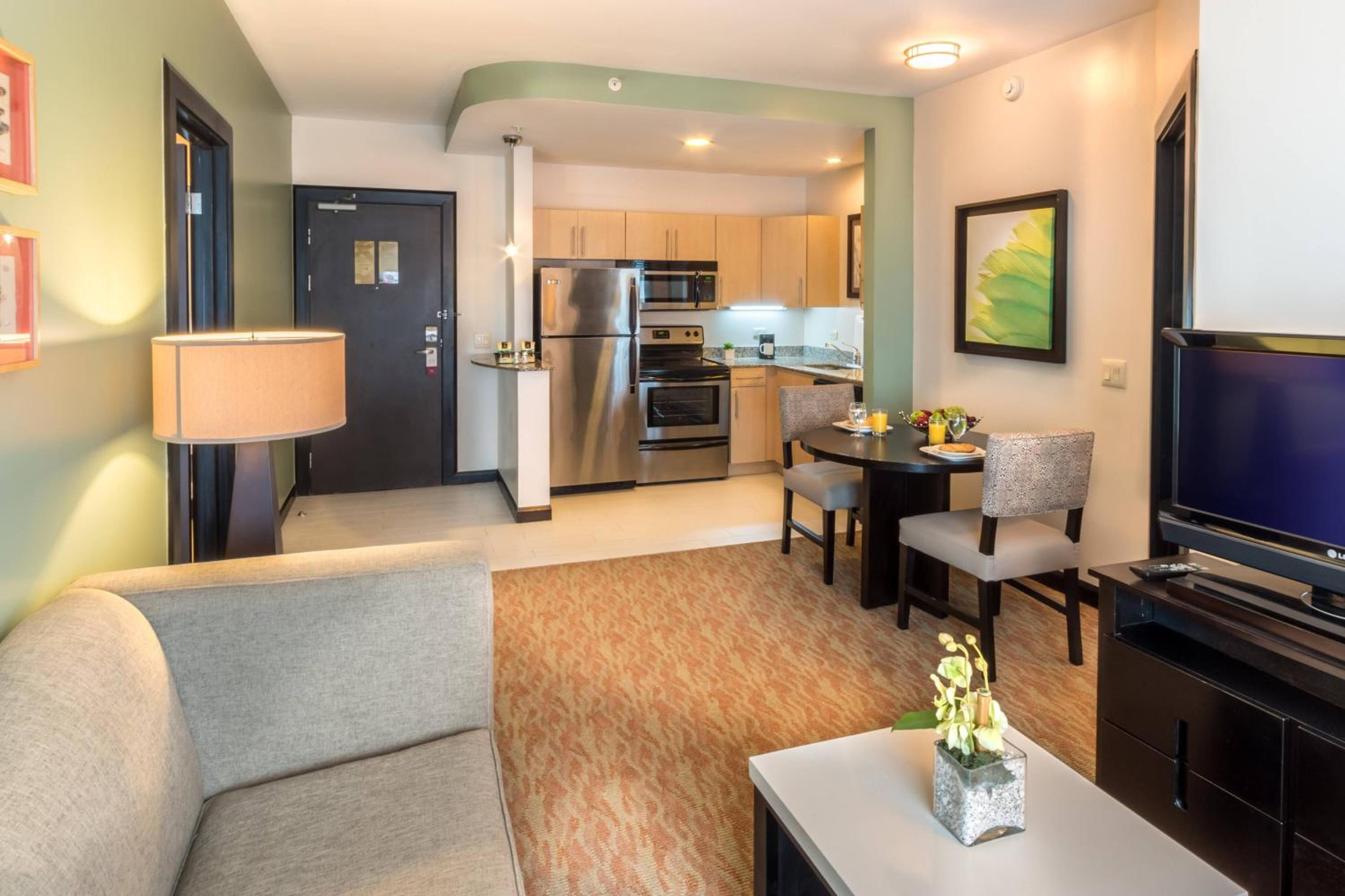 Two-Bedroom Suite with Sofa Bed - Photo 5