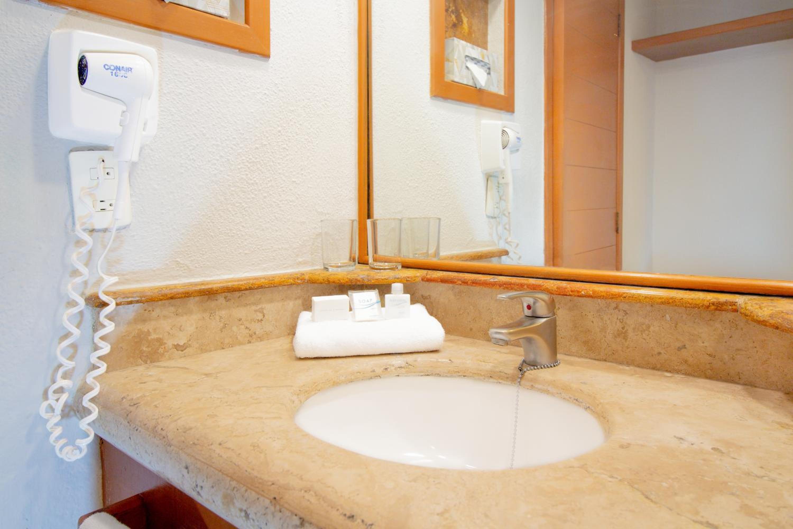 Double Room - Photo 9