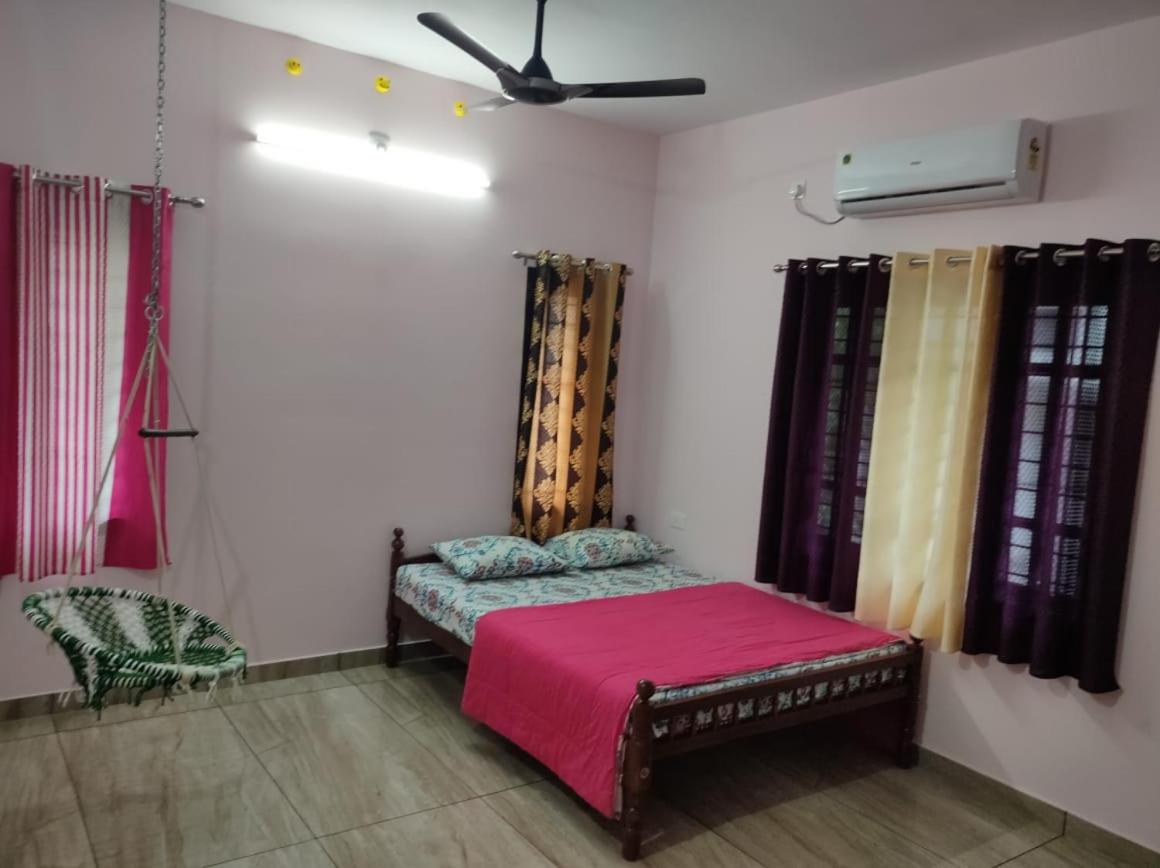 Double Or Twin Room With Private Bathroom photo 2