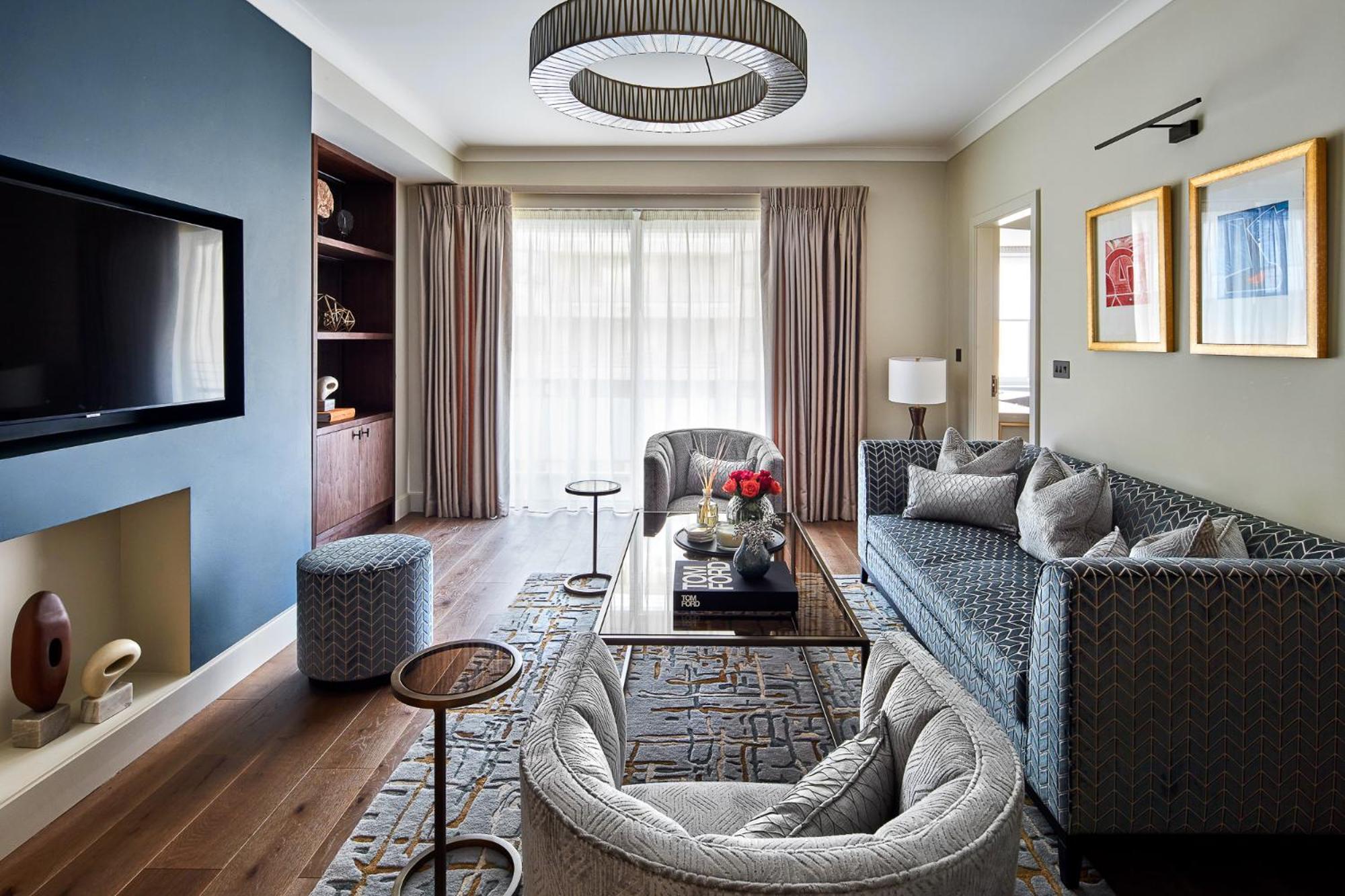 Deluxe Two-Bedroom Apartment with Garden View