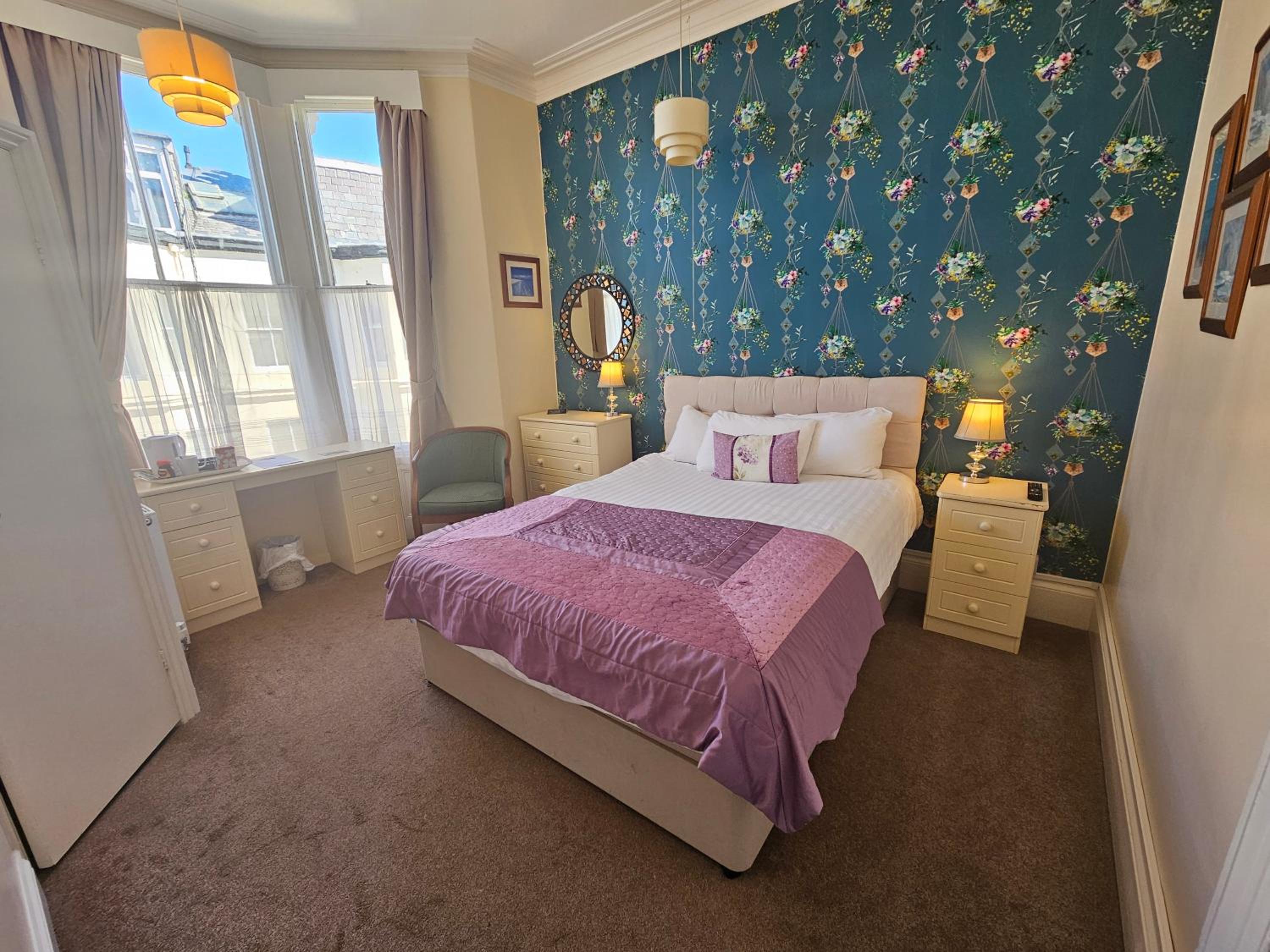 Large Double Room photo 3