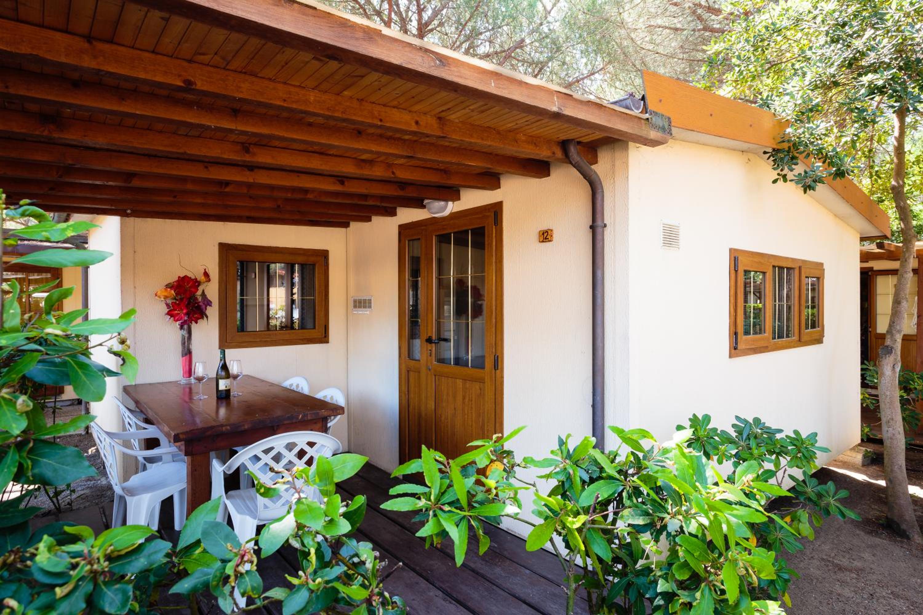 Two-Bedroom Bungalow (5 Adults) photo 2