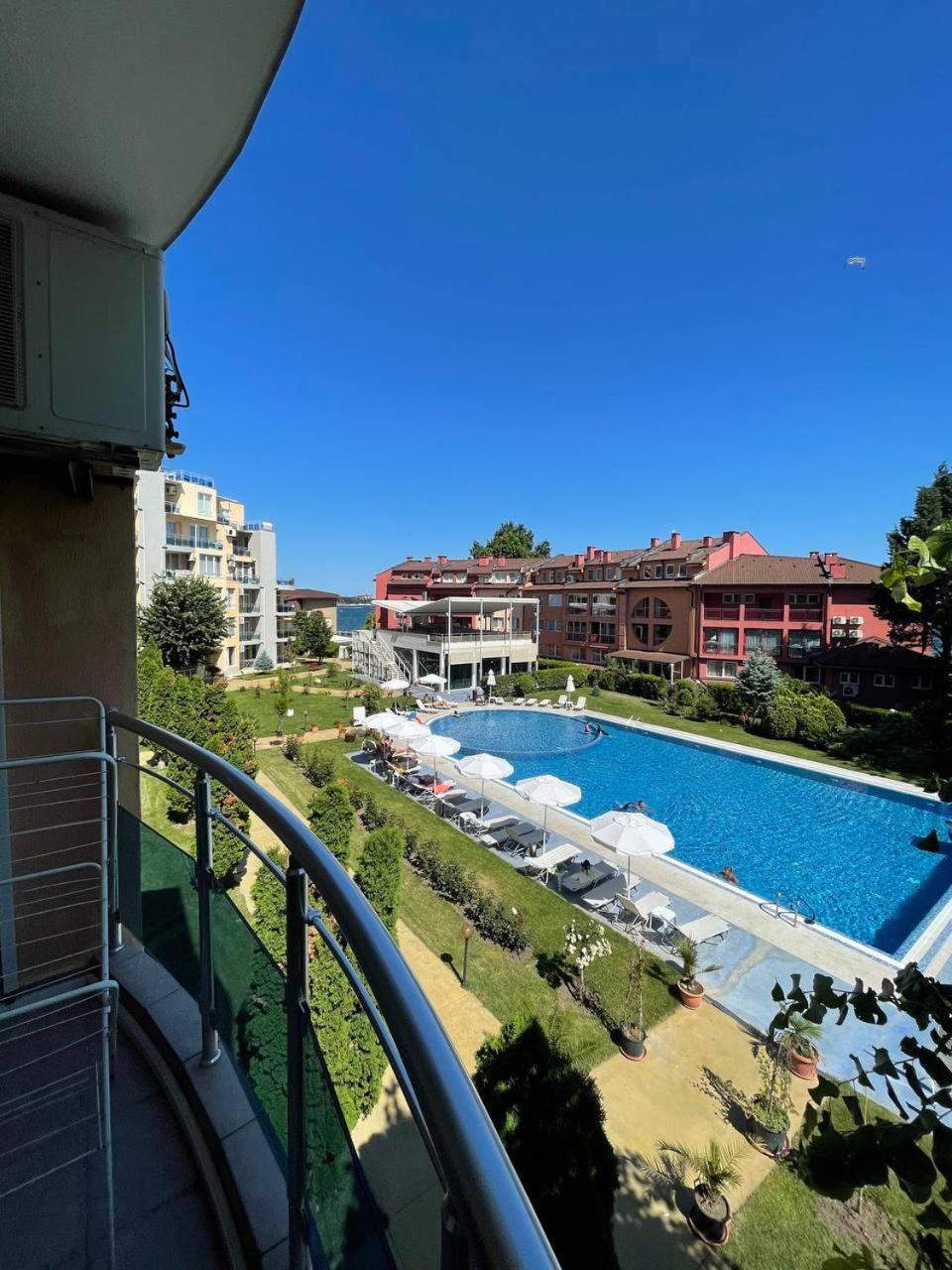 One-Bedroom Apartment with Sea View and Balcony photo 2