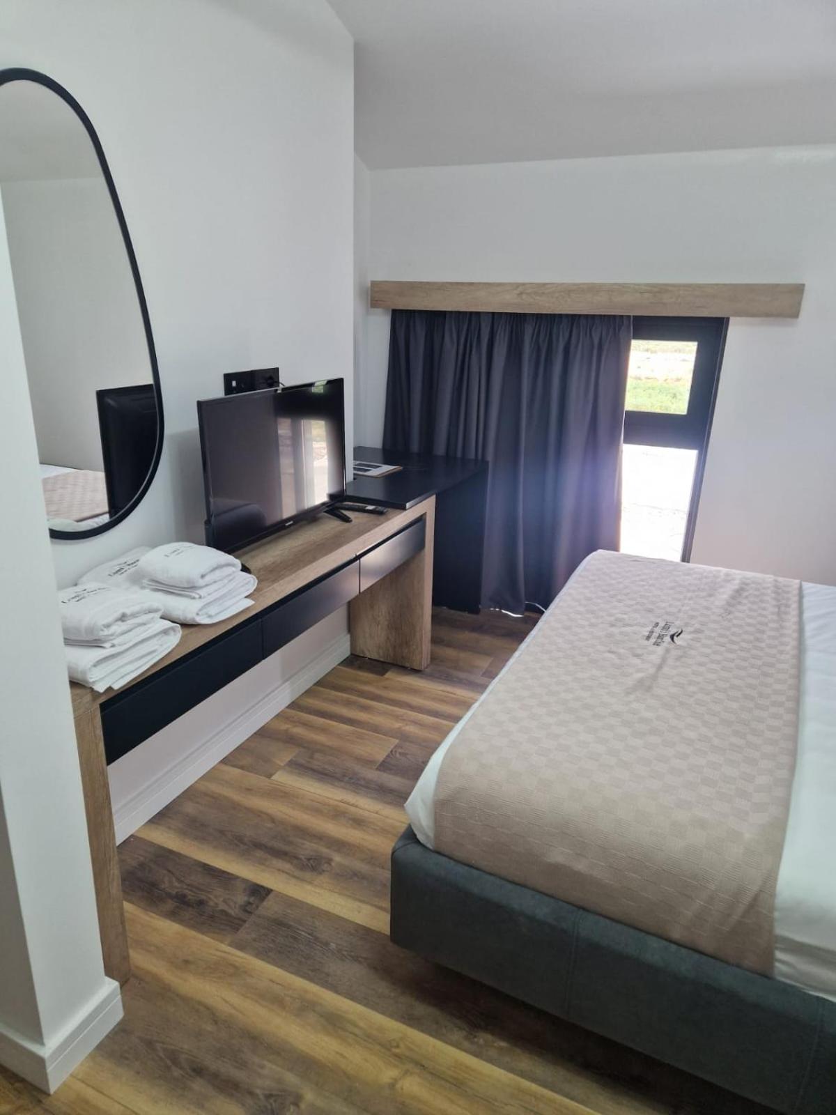 Deluxe Double Room photo 2
