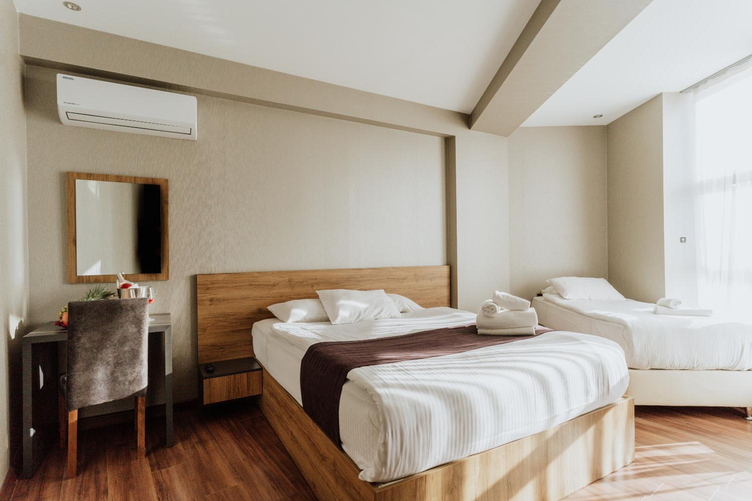 Triple Room - Photo 7