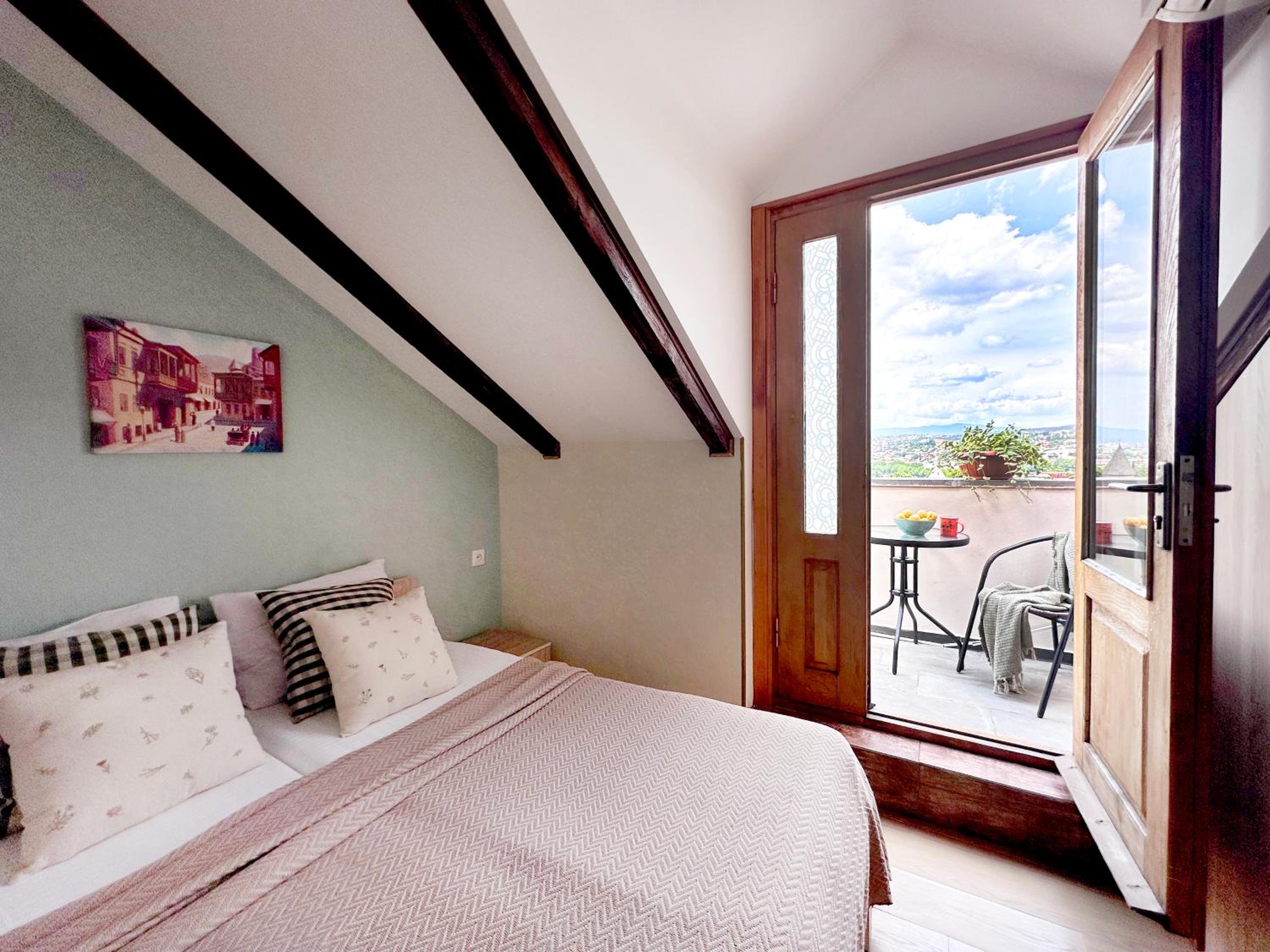 Attic Double Room with balcony photo 2