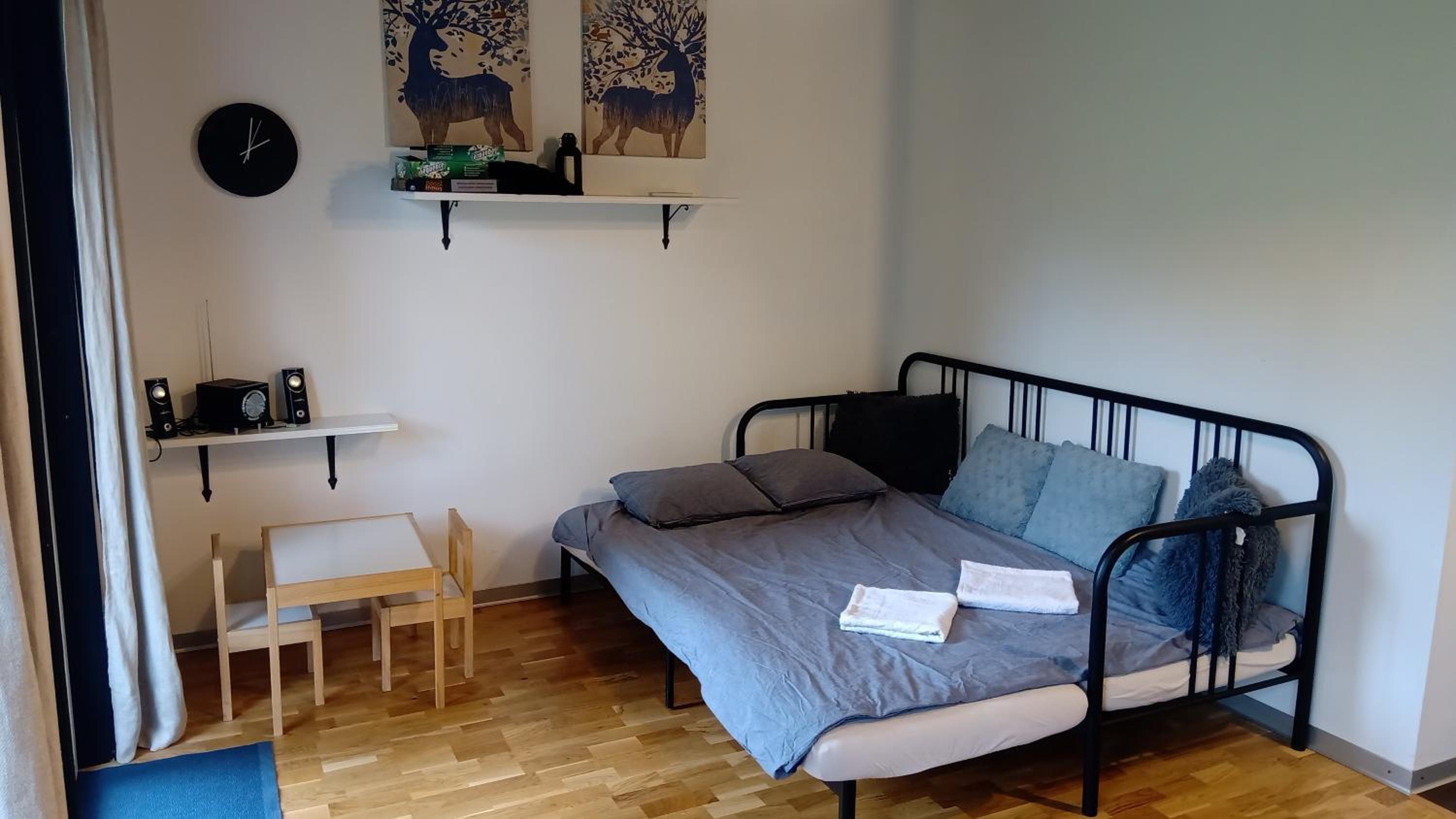 One-Bedroom House - Photo 24