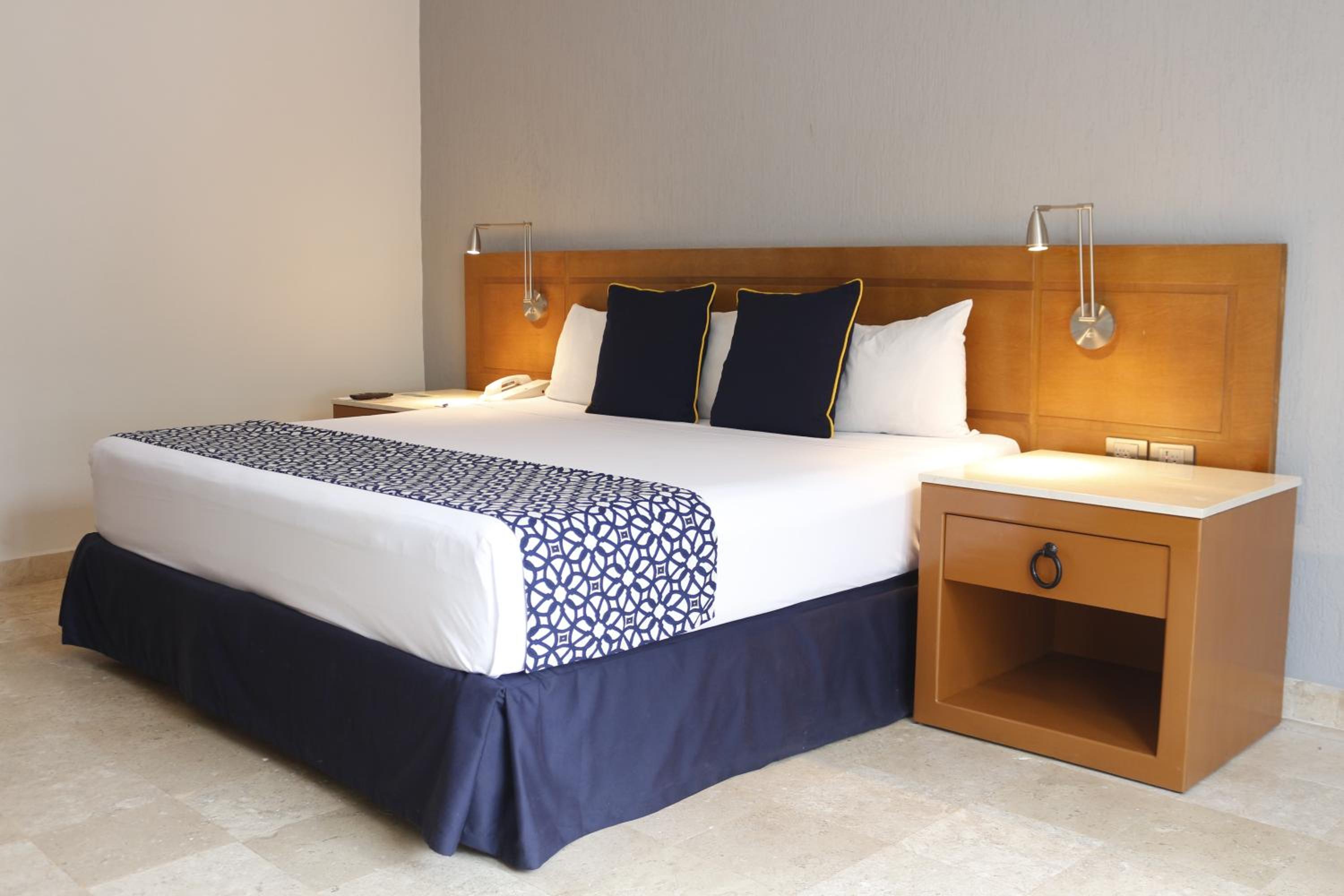 Superior King Room - Photo 1