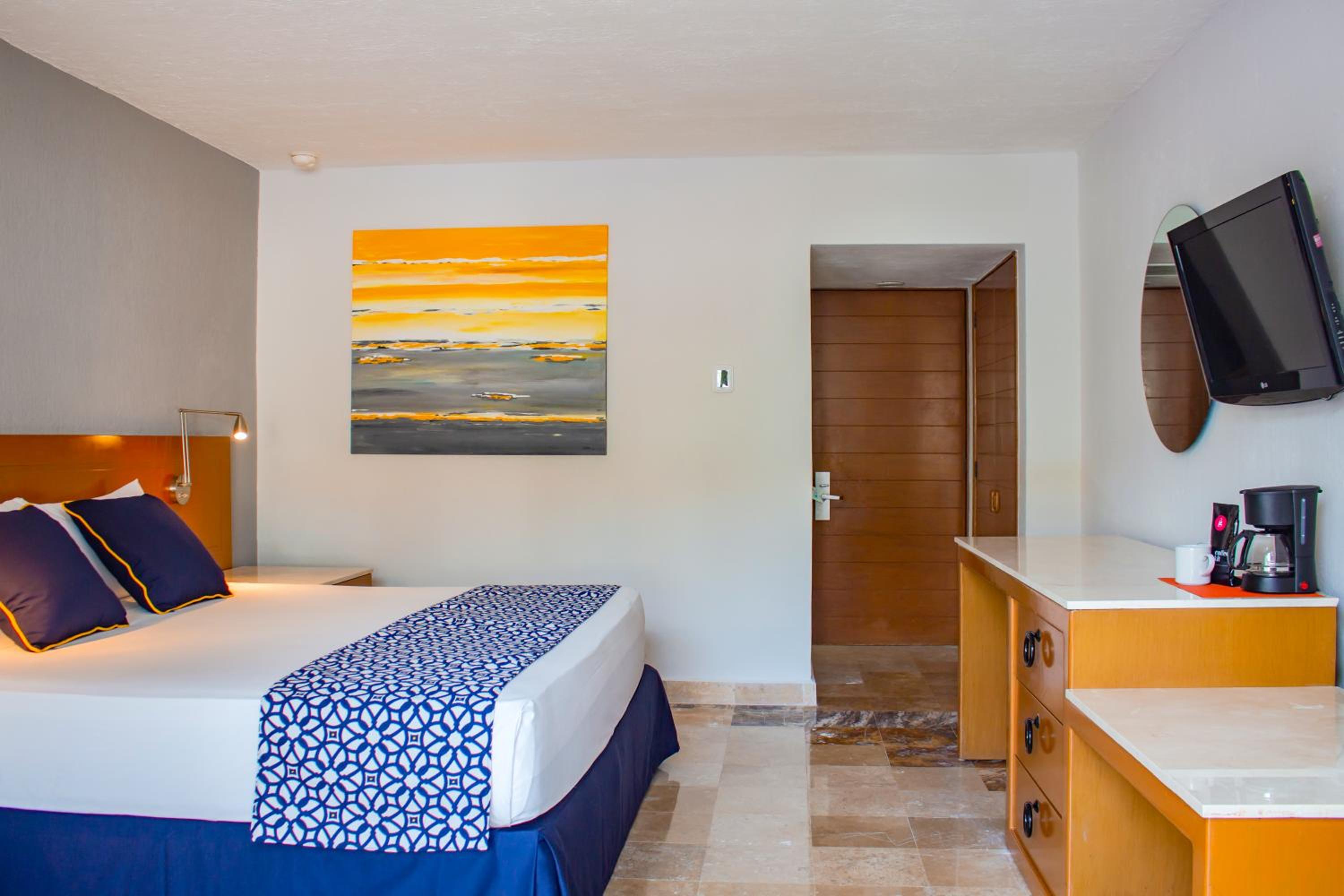 Superior King Room - Photo 11