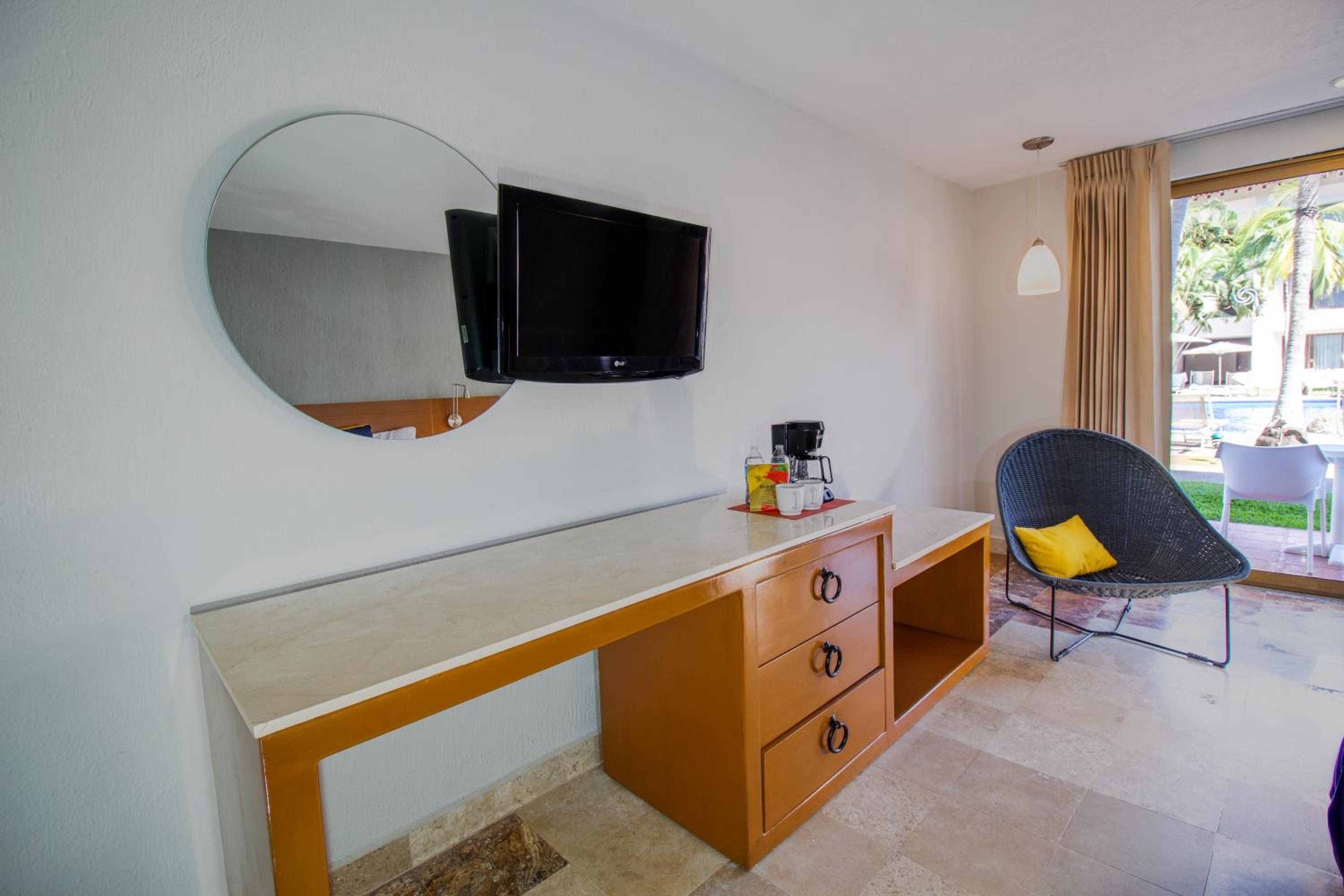 Superior King Room - Photo 4