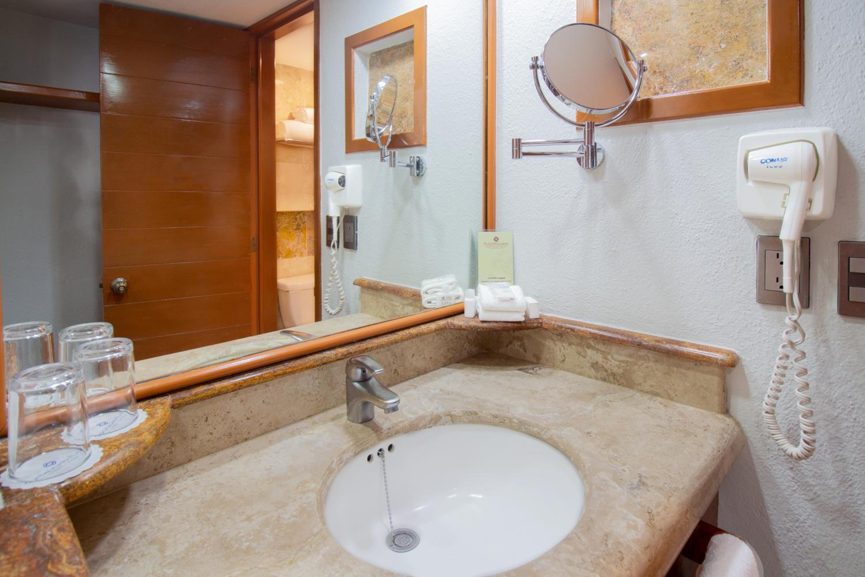Superior King Room - Photo 14