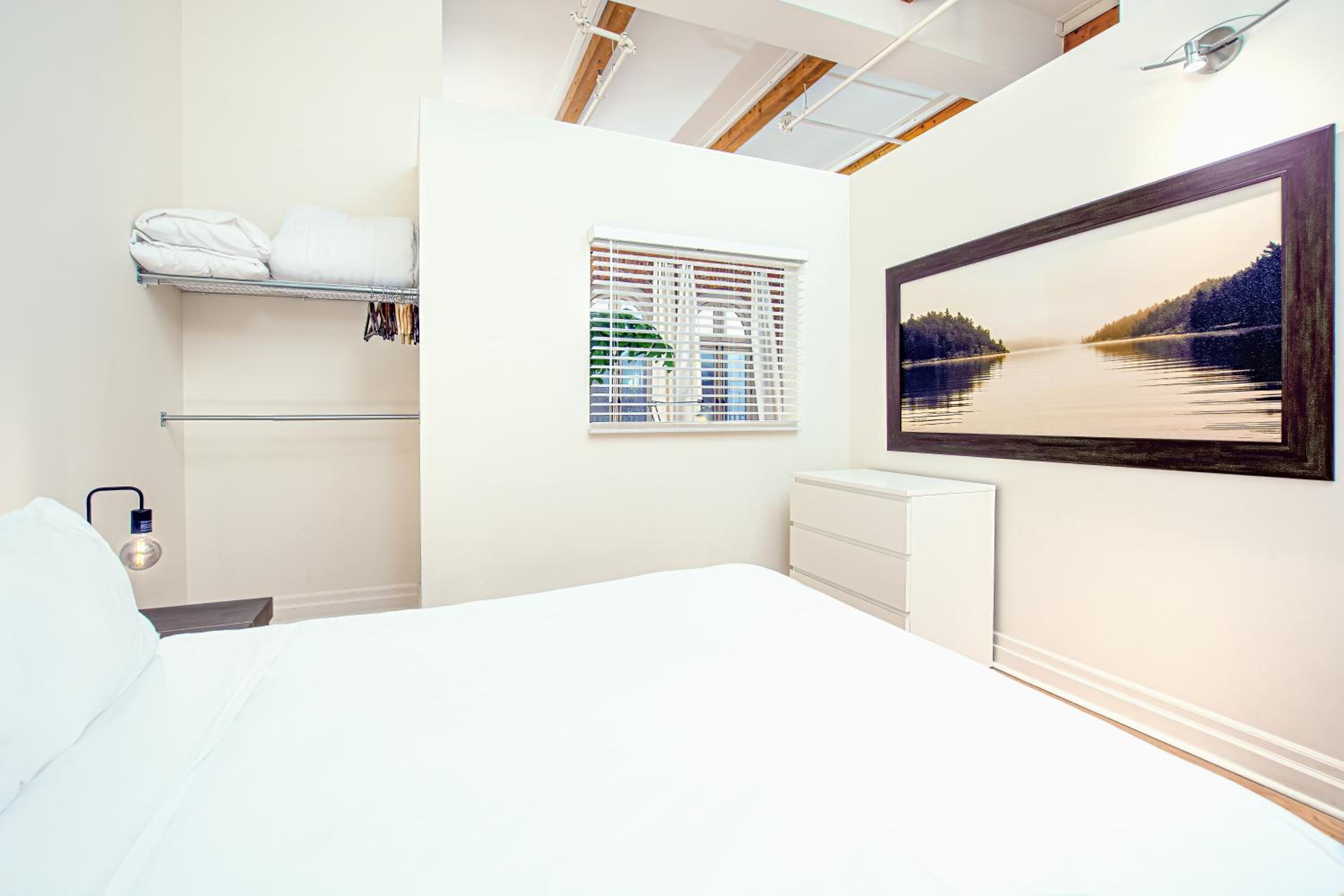 One-Bedroom Apartment 305