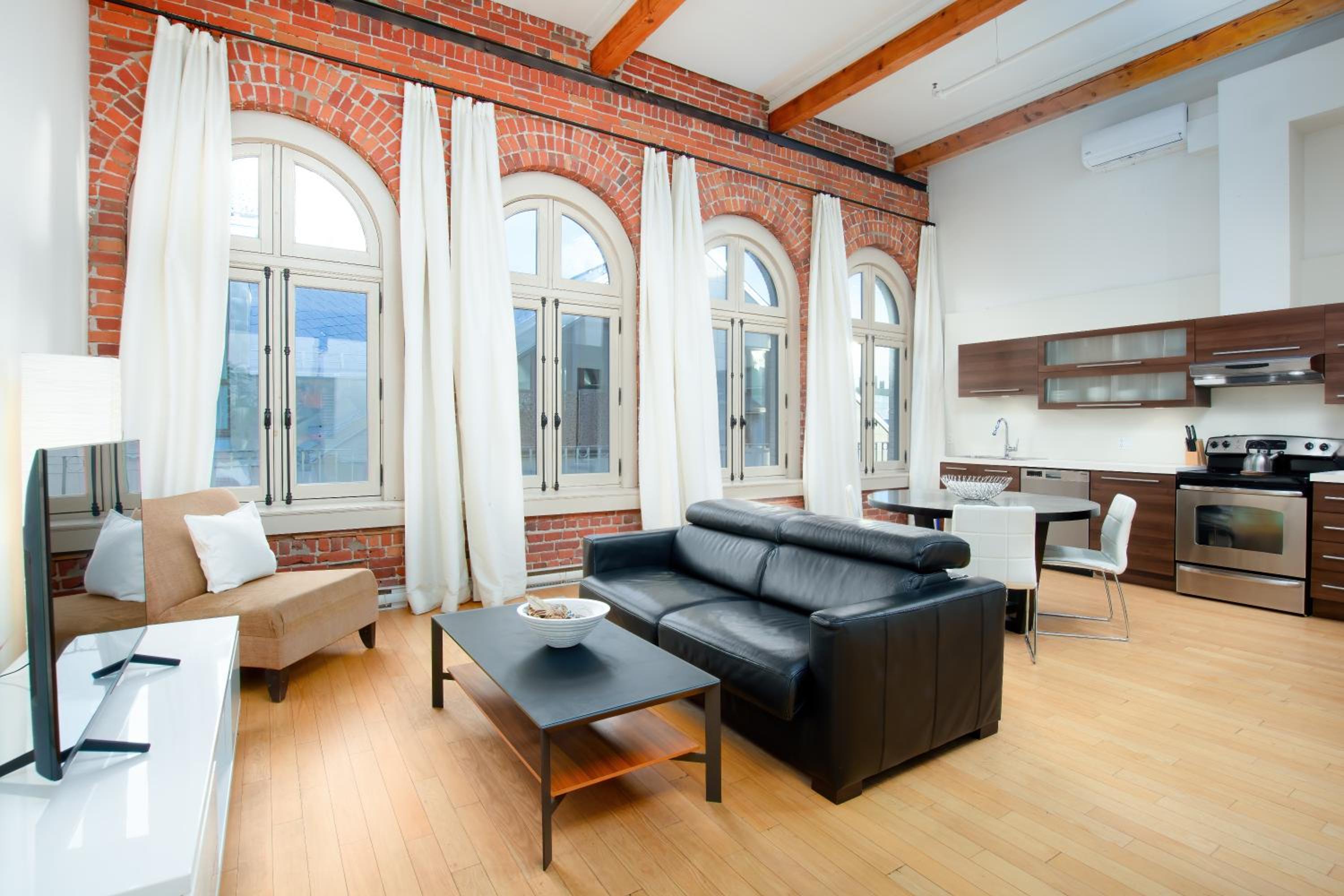 One-Bedroom Apartment 305
