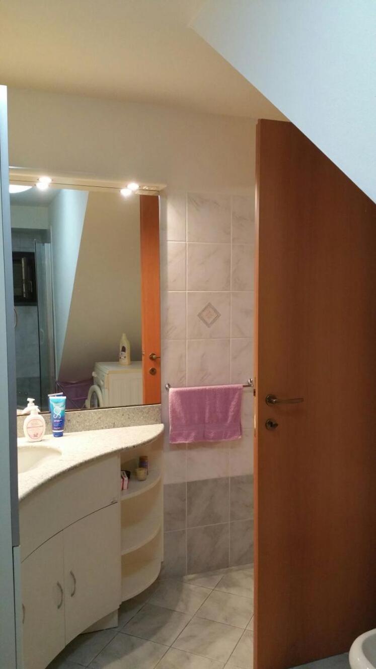 Apartment With Shower photo 3