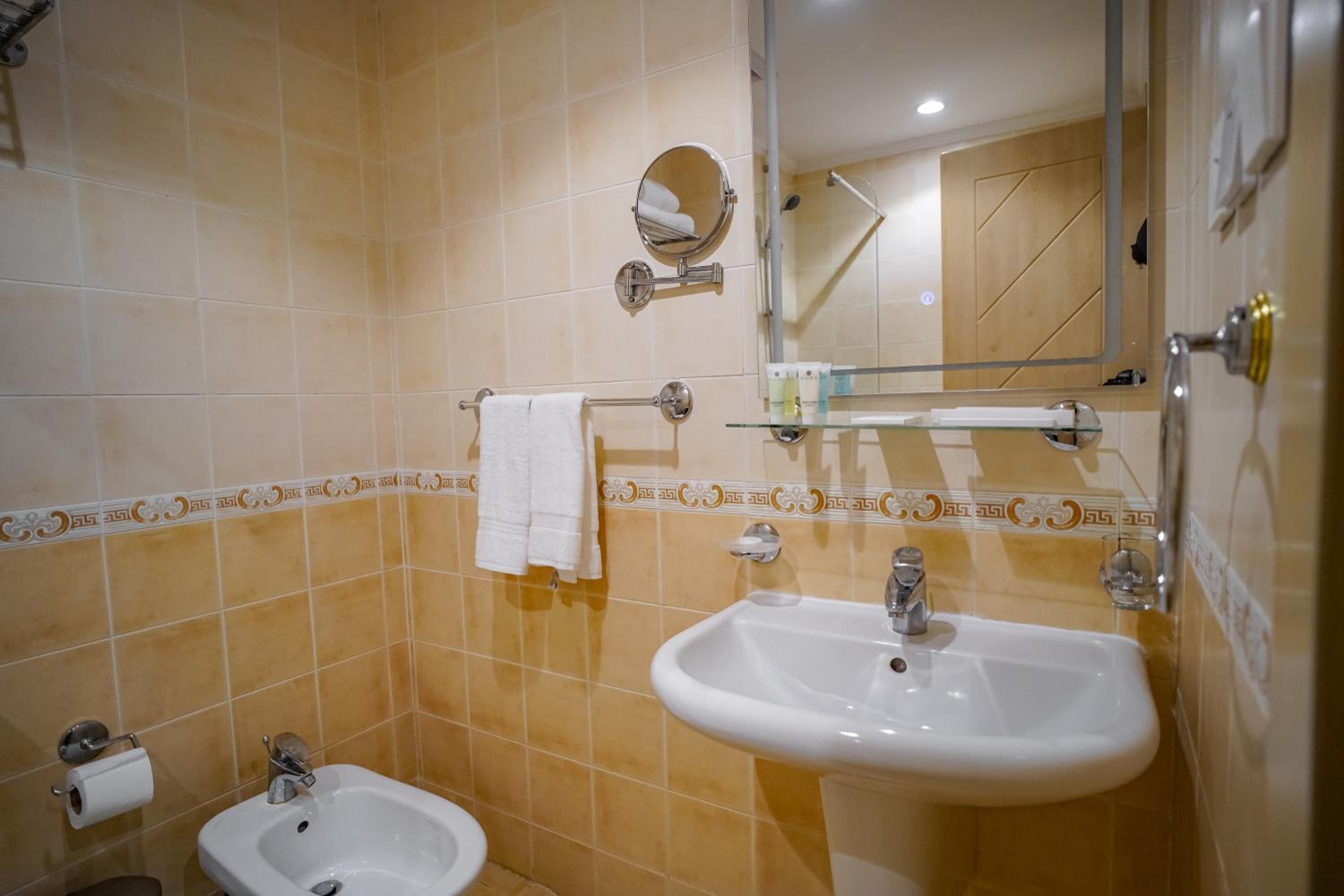 Standard Triple Room photo 2