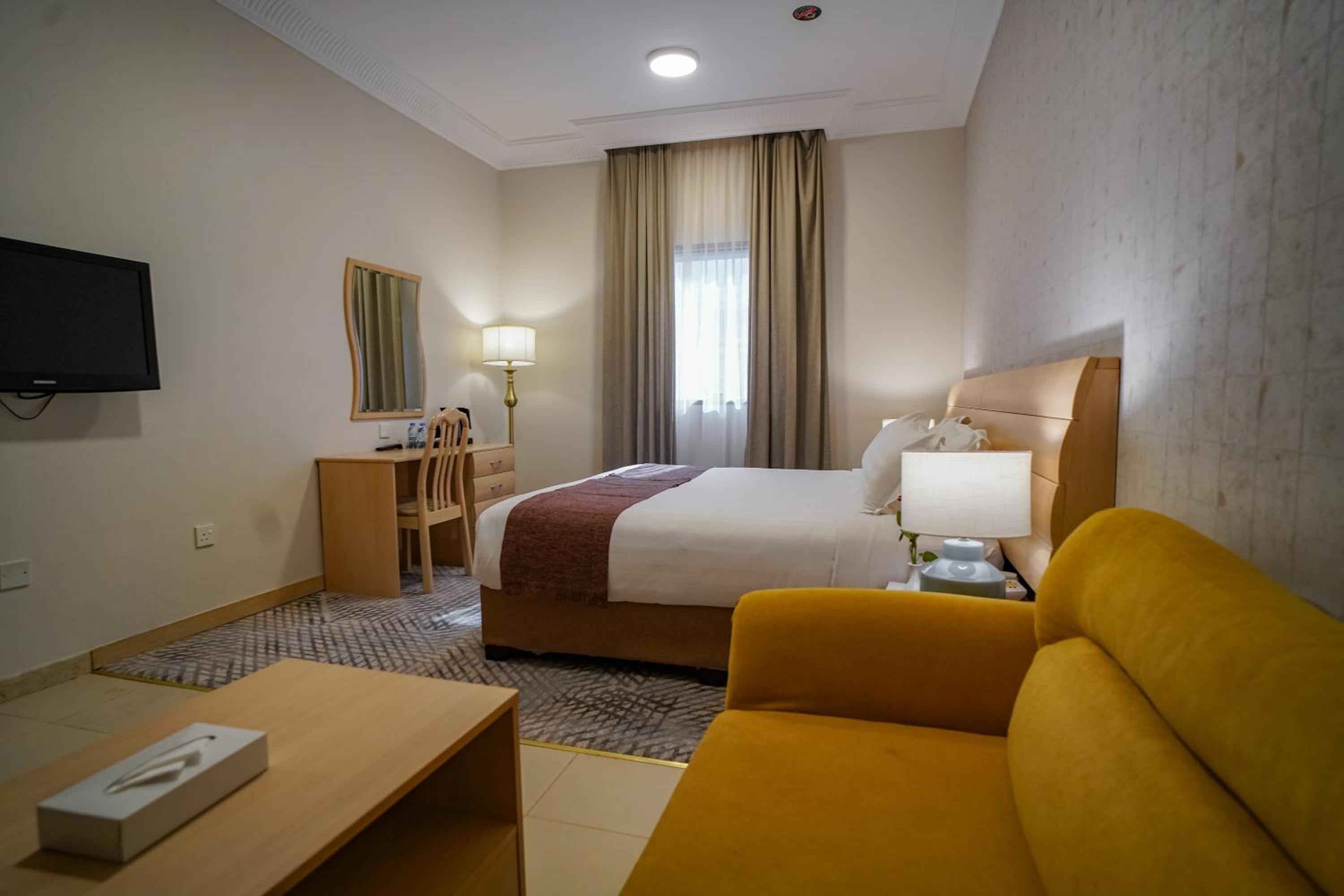 Standard Double or Twin Room - Photo 9