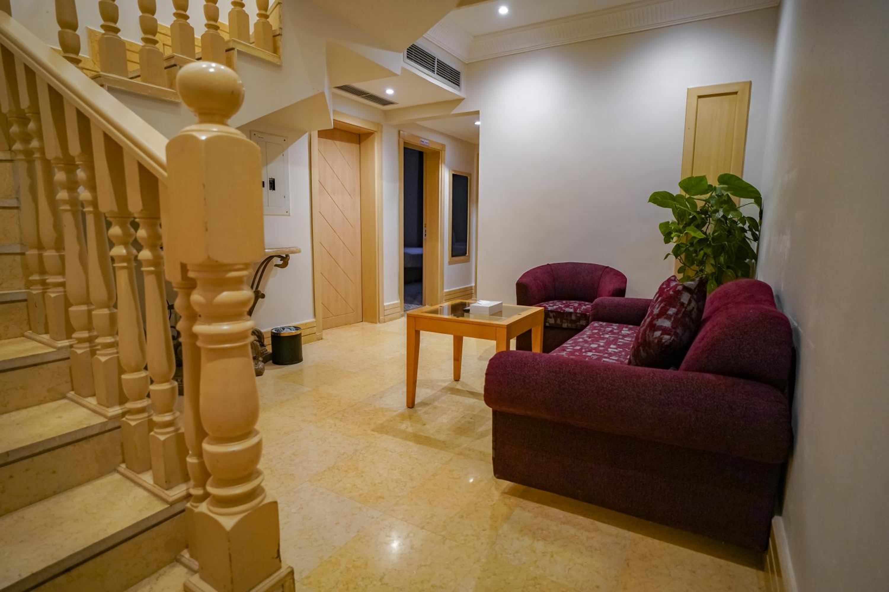 Villa - Photo 1