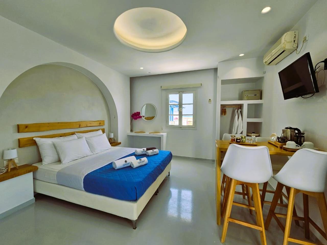 Deluxe Suite with outdoor Jacuzzi