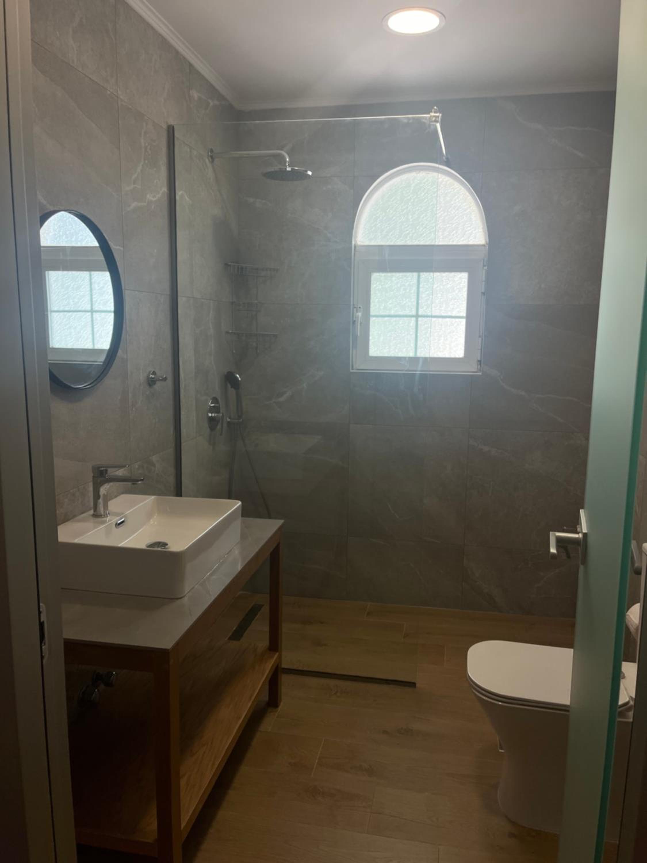 Basic Triple Room photo 3