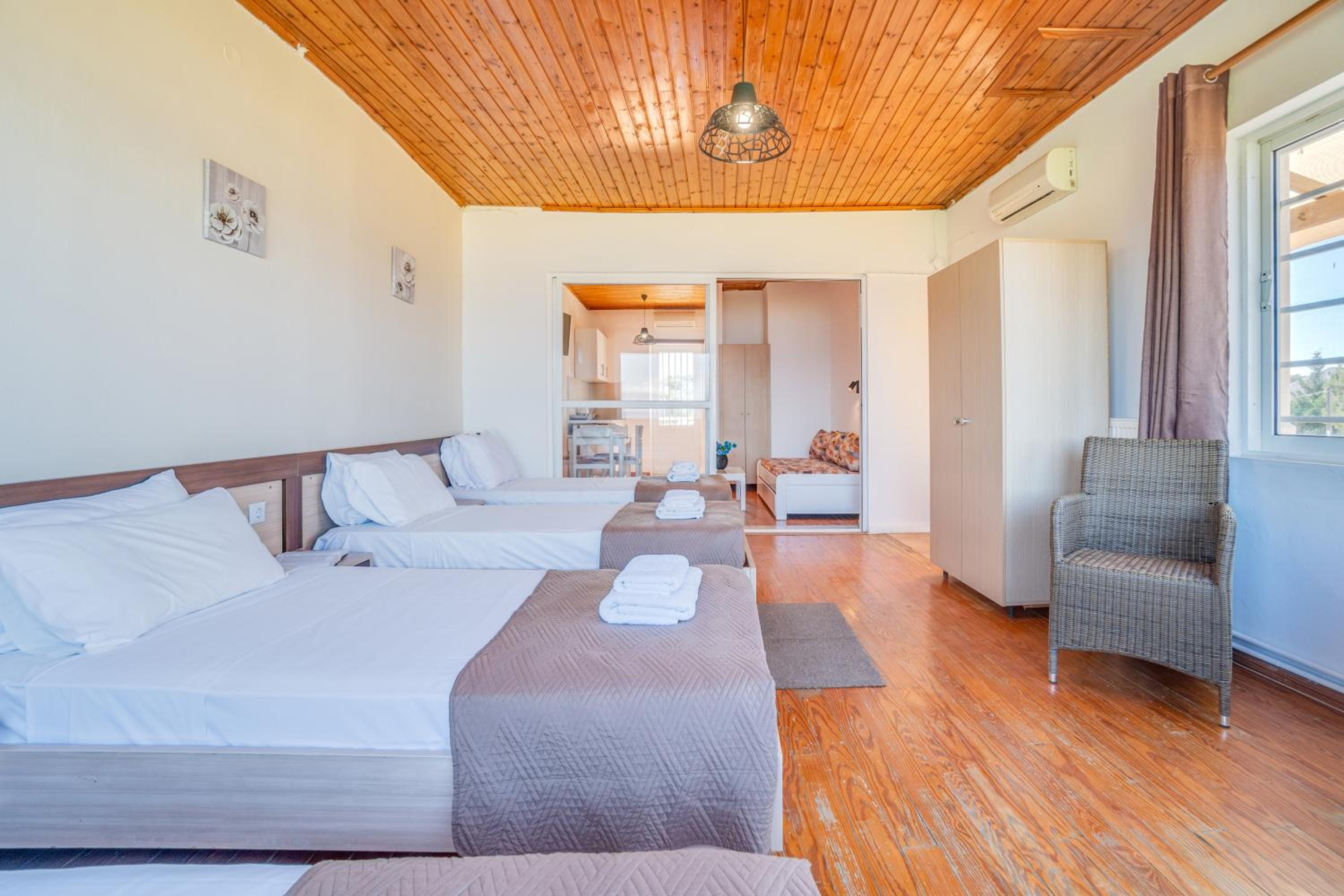 One-Bedroom House 1st Floor
