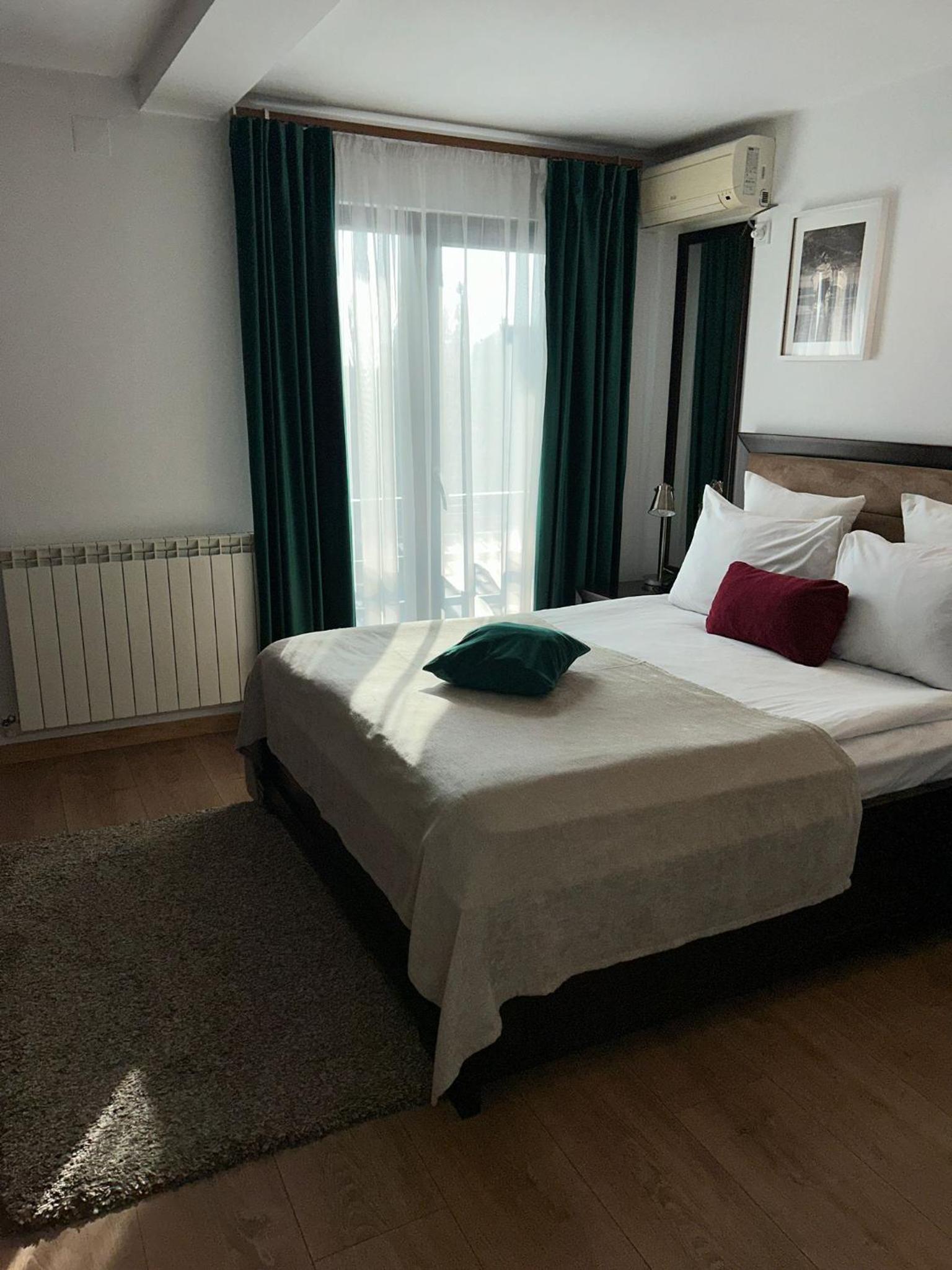 Double Room - Photo 30