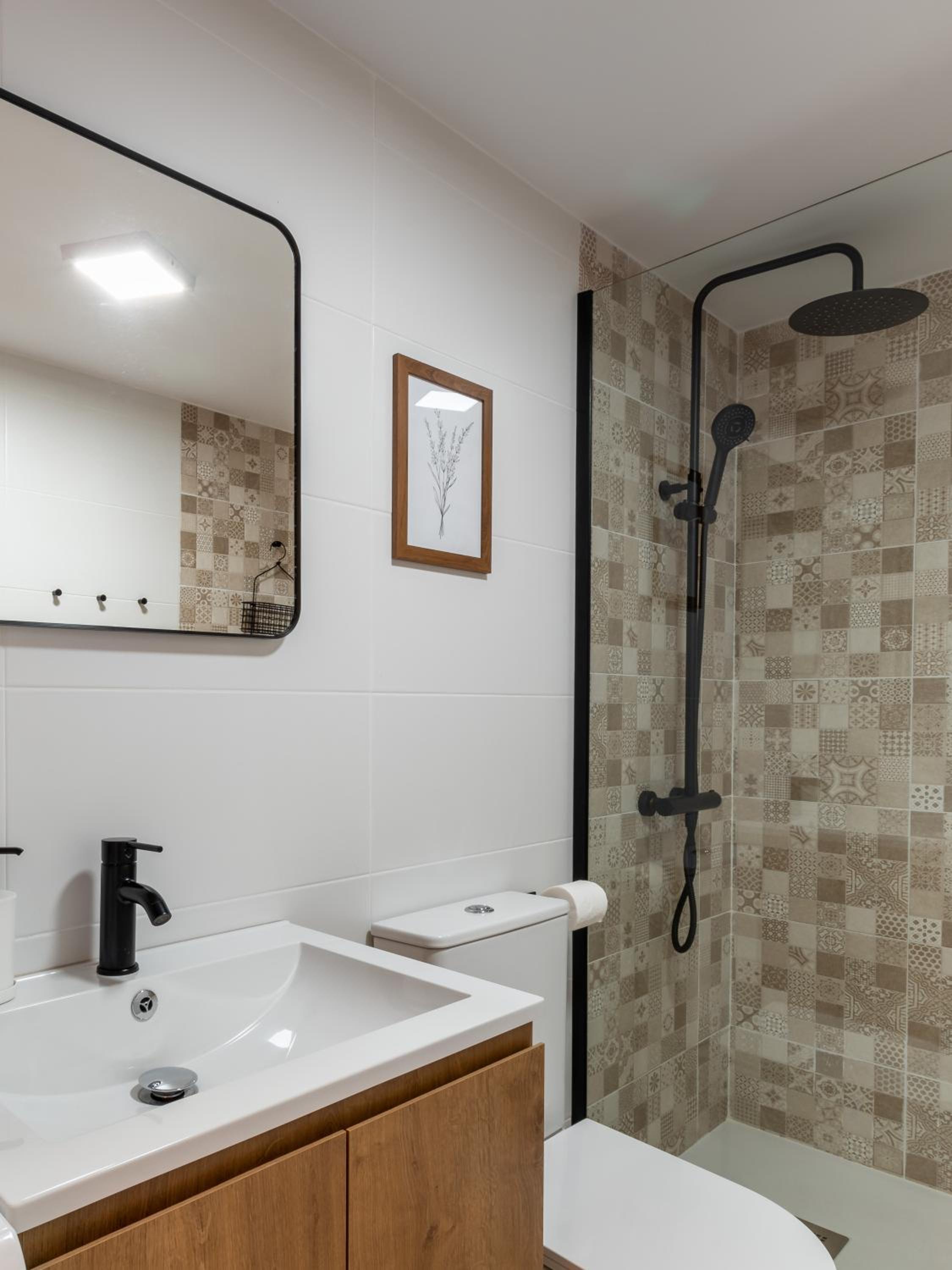 One-Bedroom Apartment - Photo 6