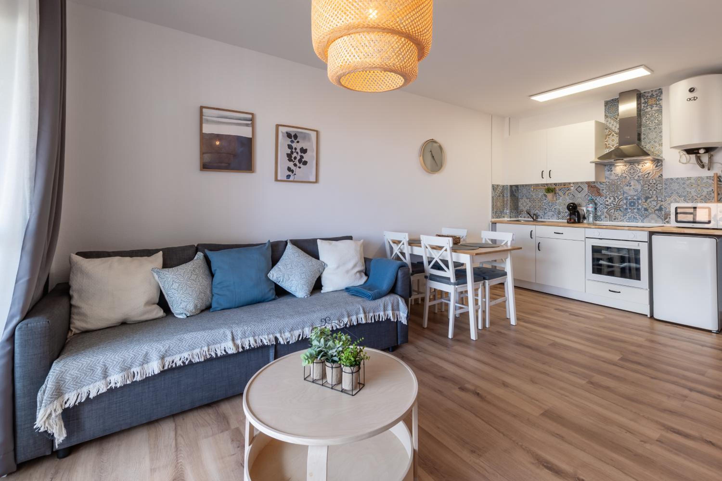 One-Bedroom Apartment - Photo 11