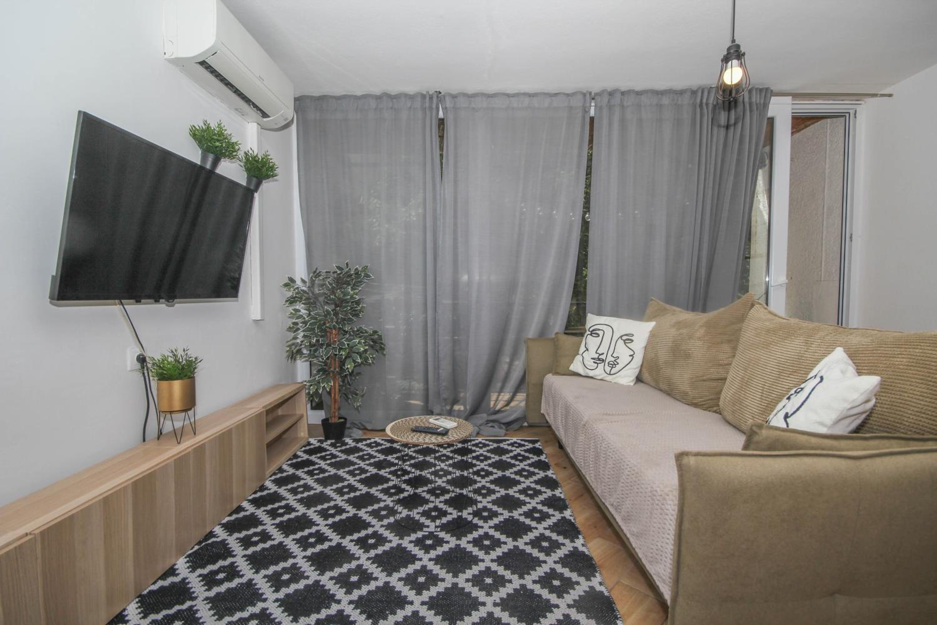 One-Bedroom Apartment with Balcony