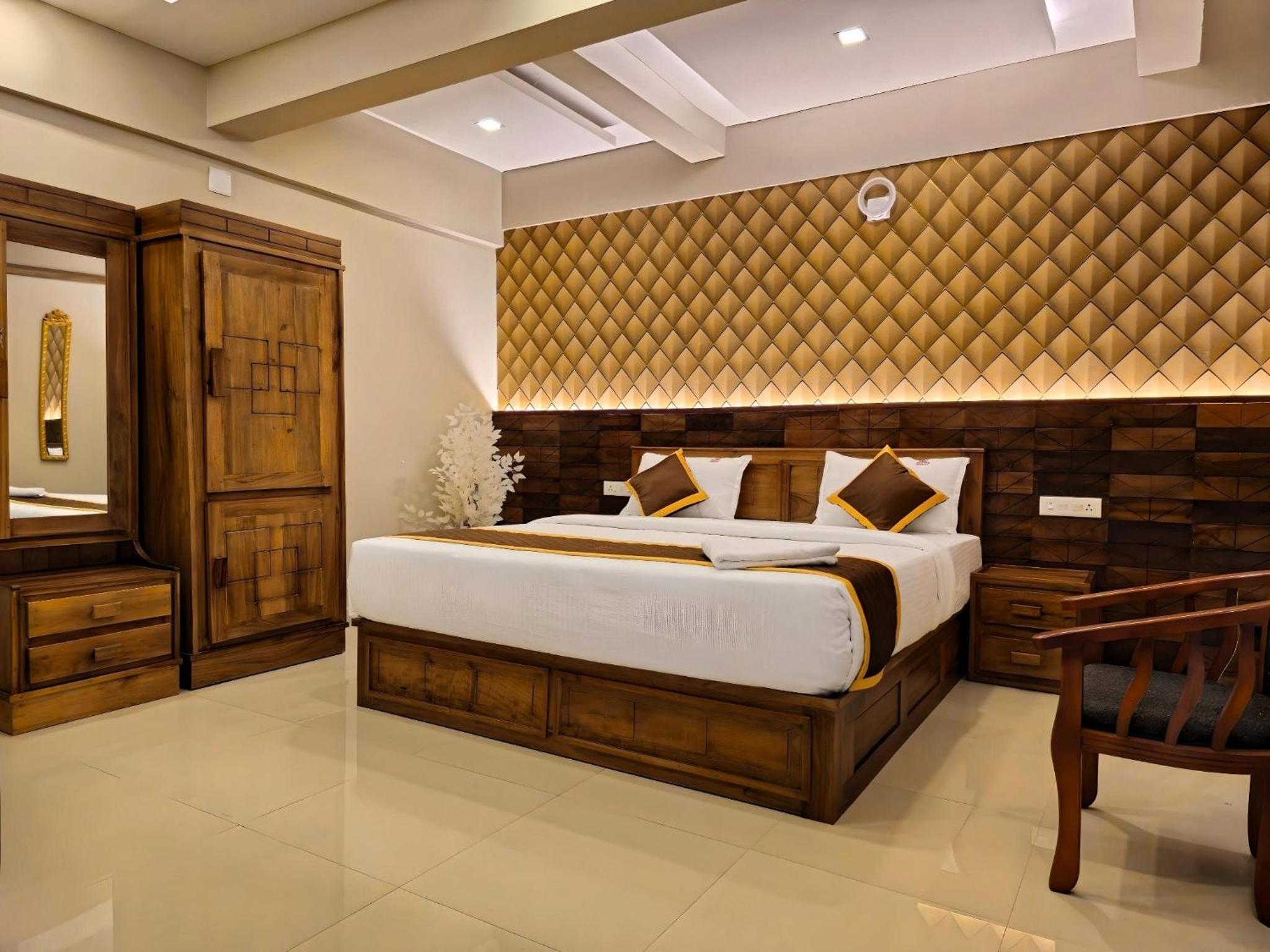 King Suite with Balcony photo 1