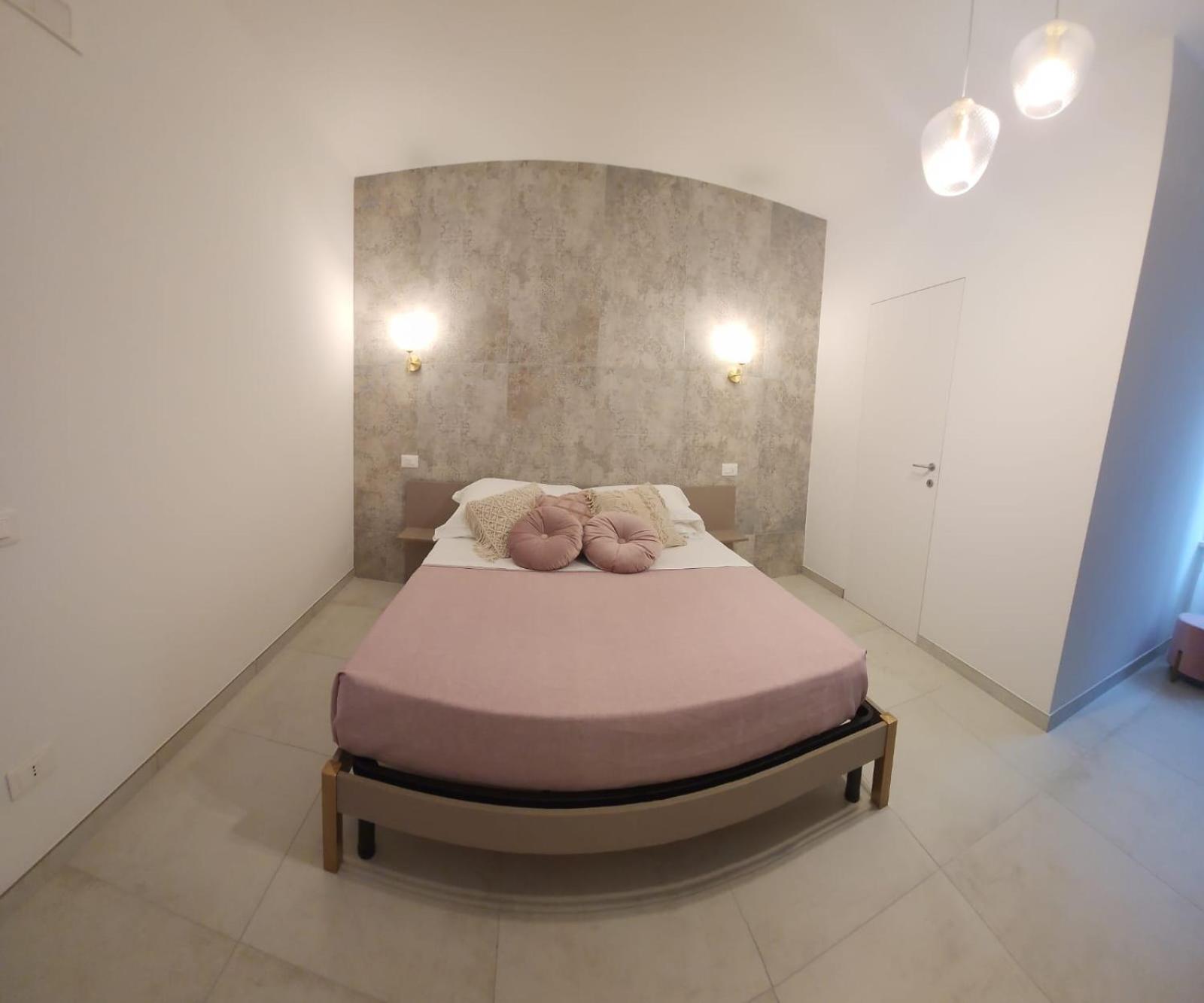 Deluxe King Room photo 1