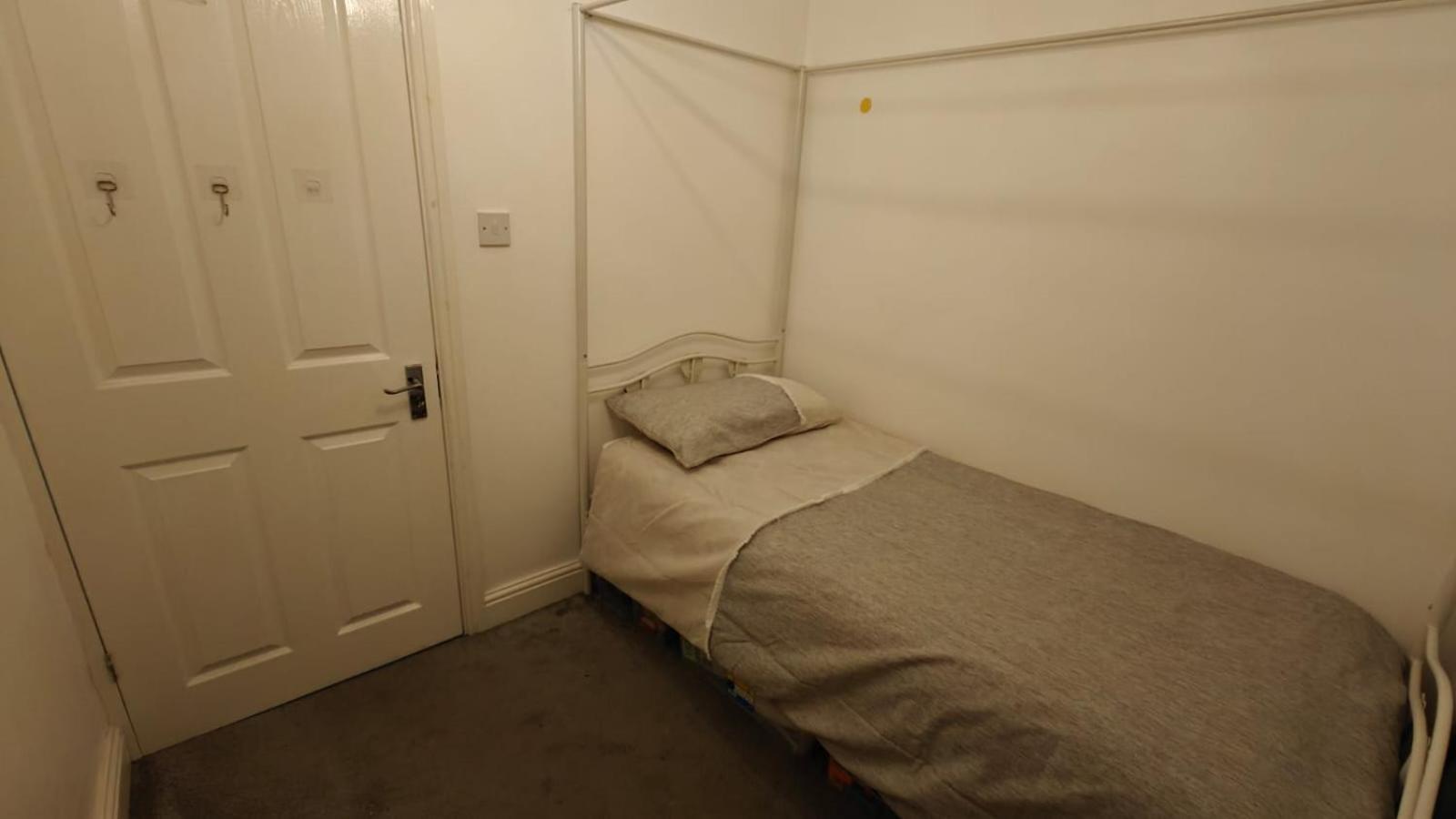 One-Bedroom House photo 2