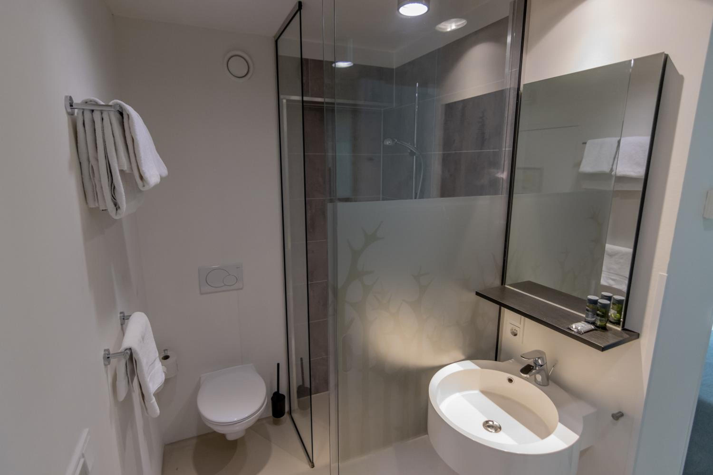 Comfort Double Room with Shower - Photo 3