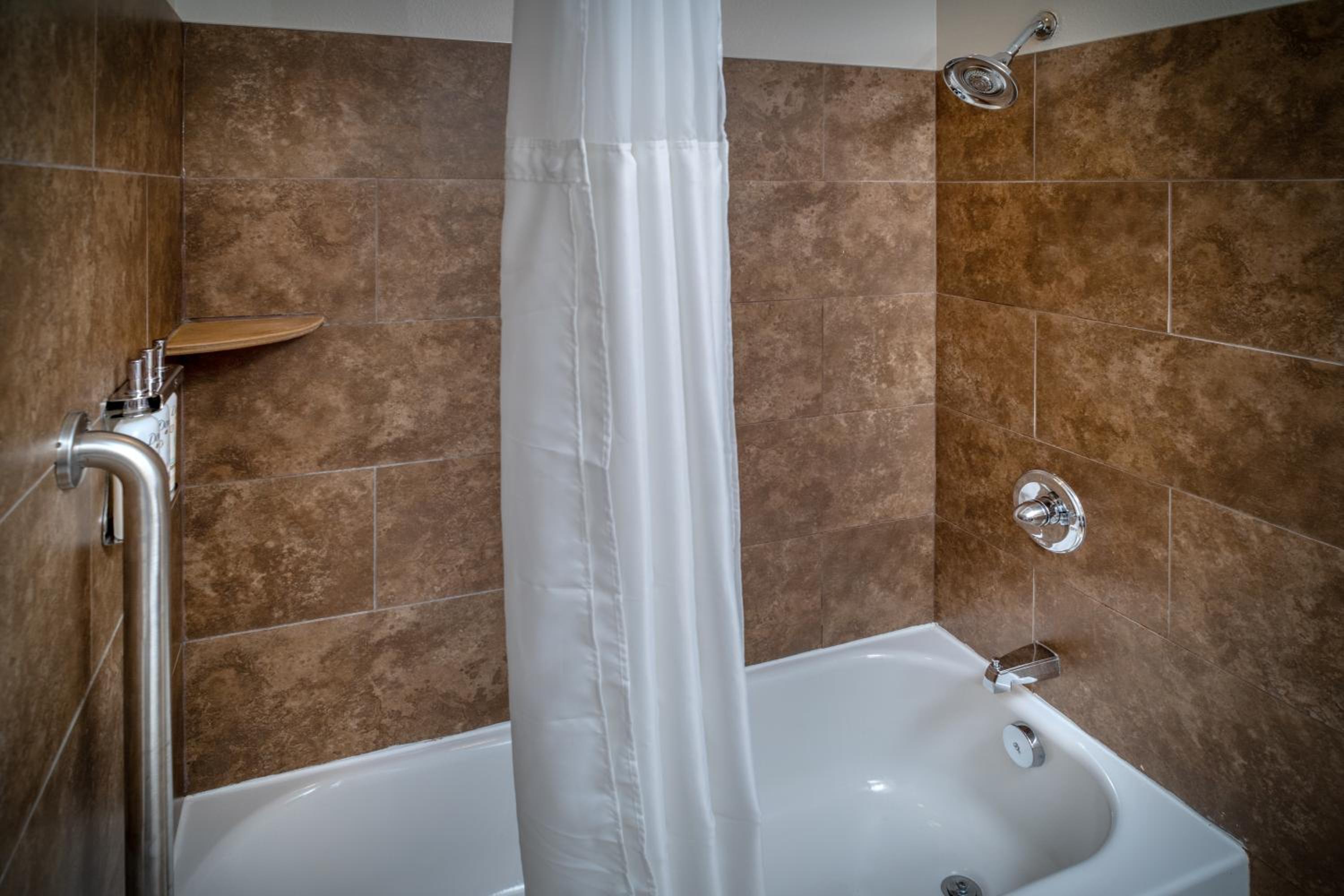 King Suite - Communication Accessible photo 2