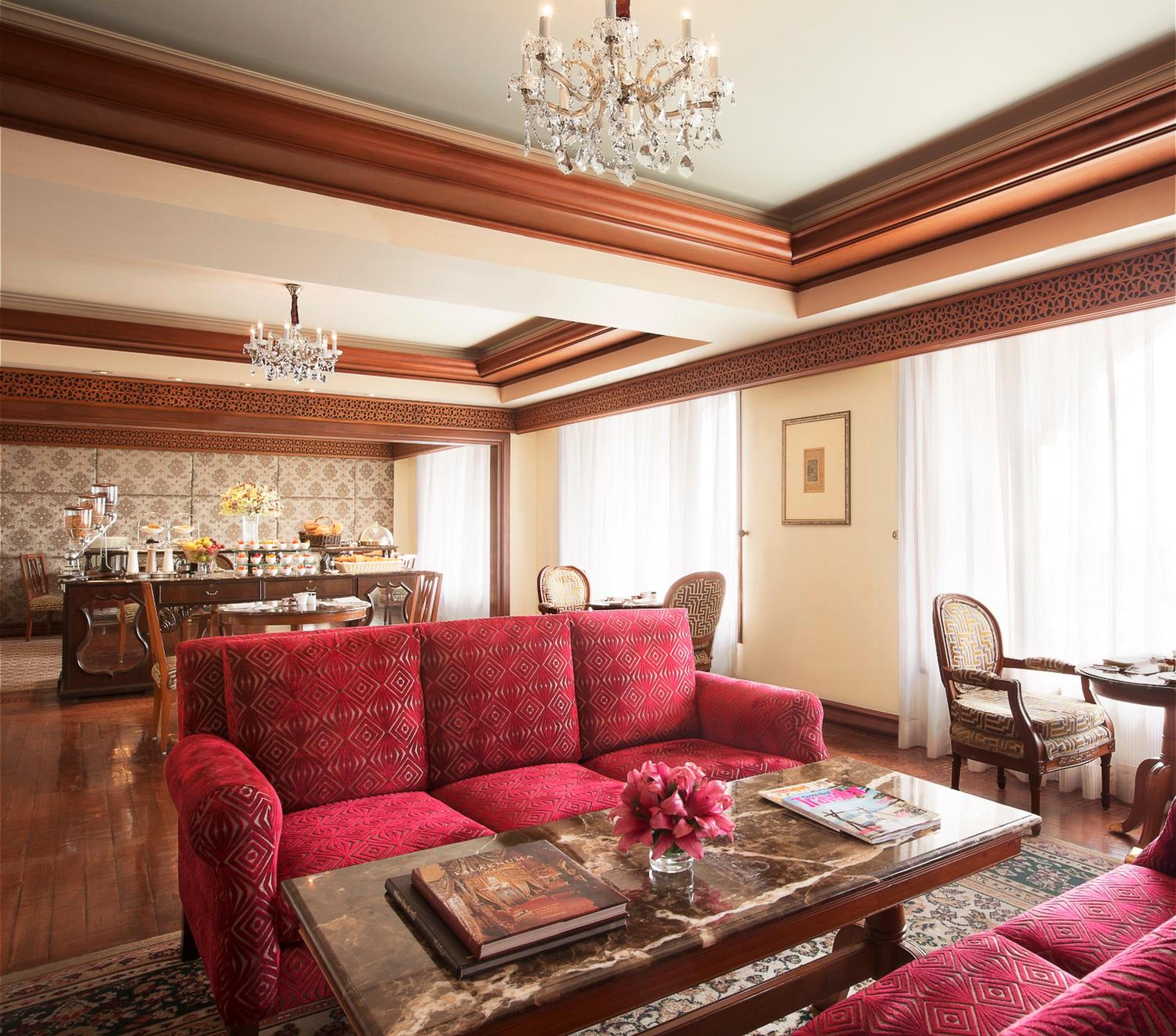 Luxury Suite 1 Bedroom Lake View King Bed