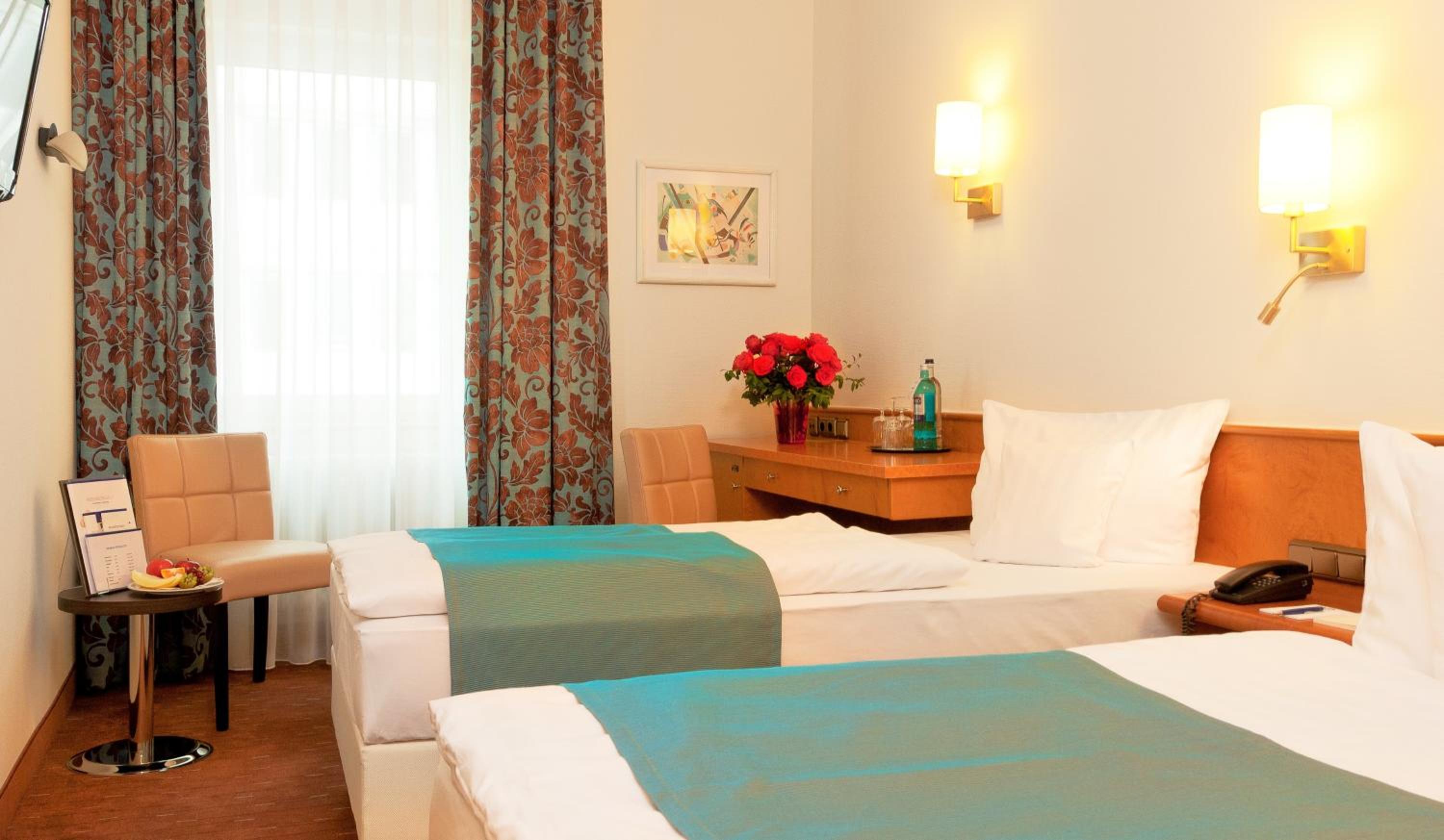Standard Double Room - Photo 4