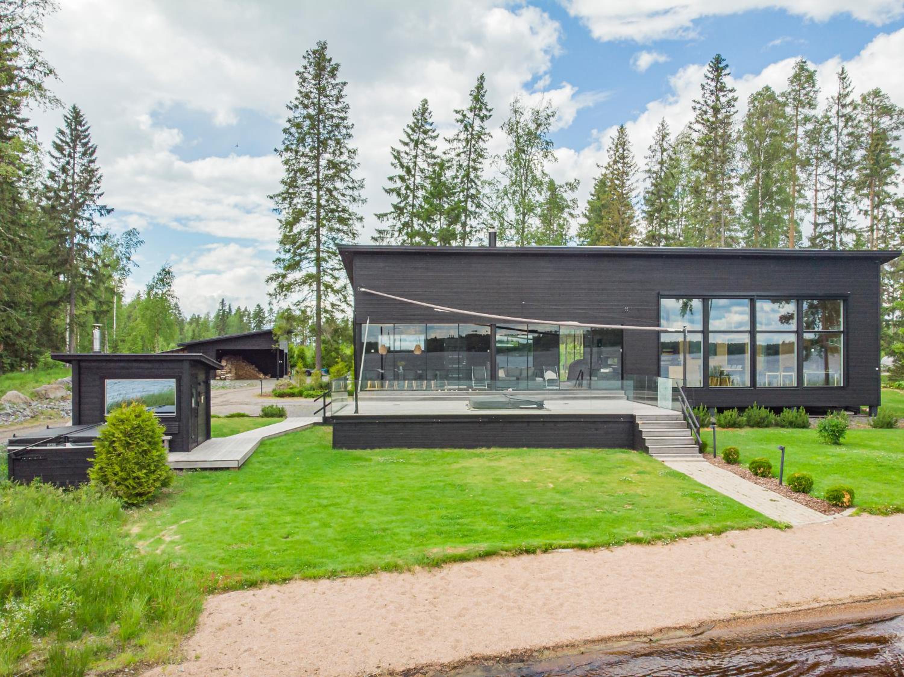 Villa photo 2