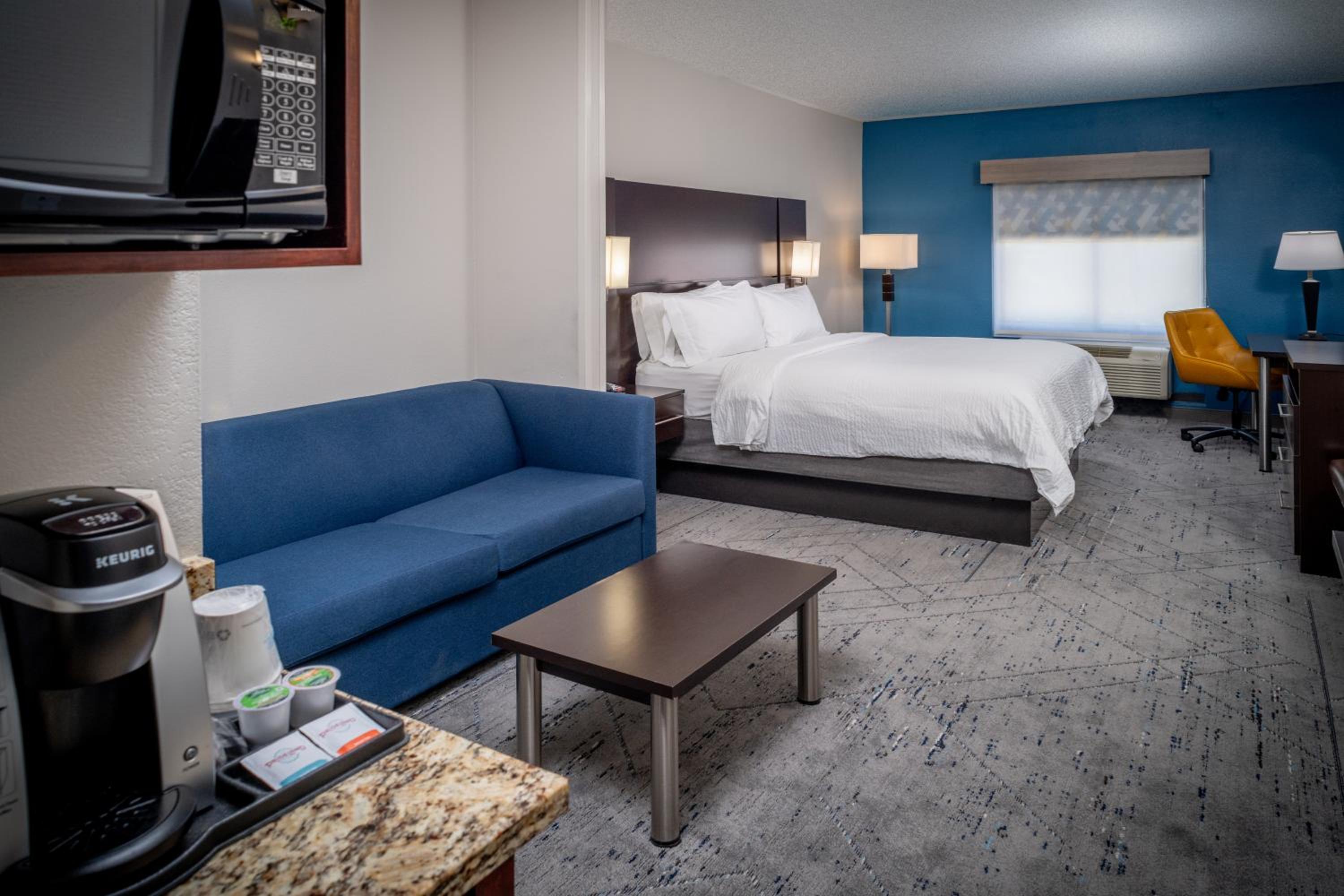King Suite with Sofa Bed photo 1