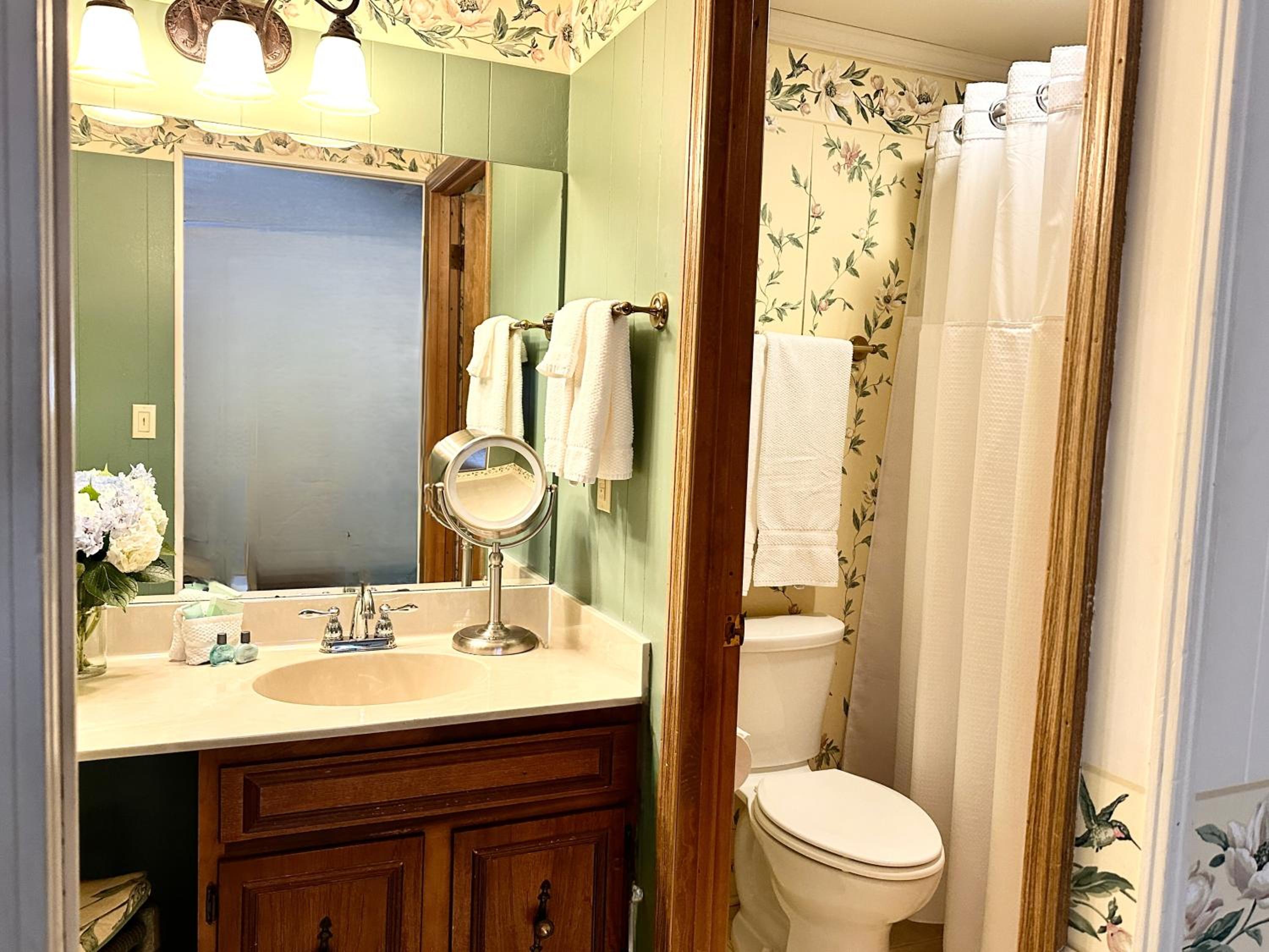 Deluxe King Room photo 2