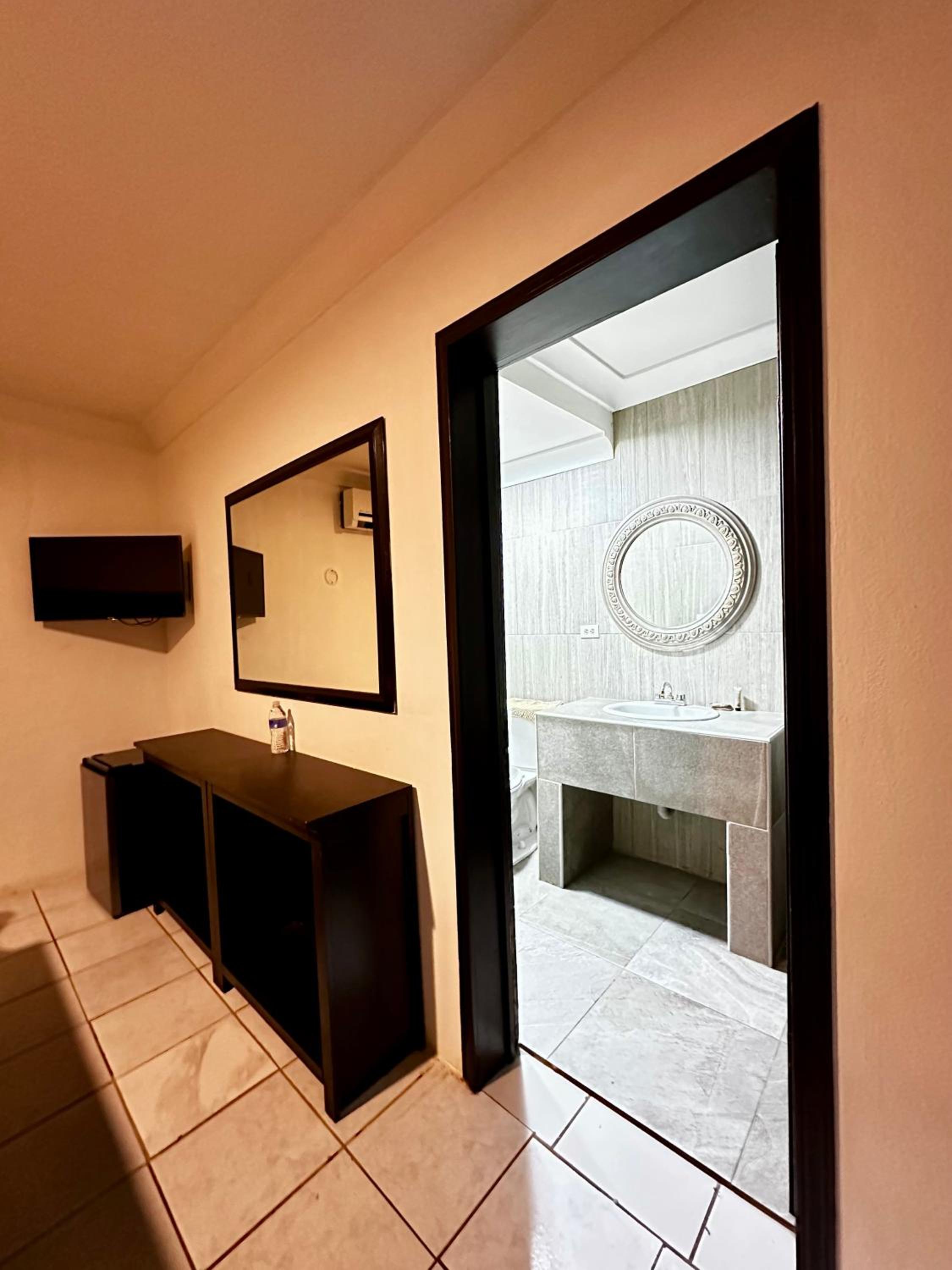 Standard Queen Room photo 1