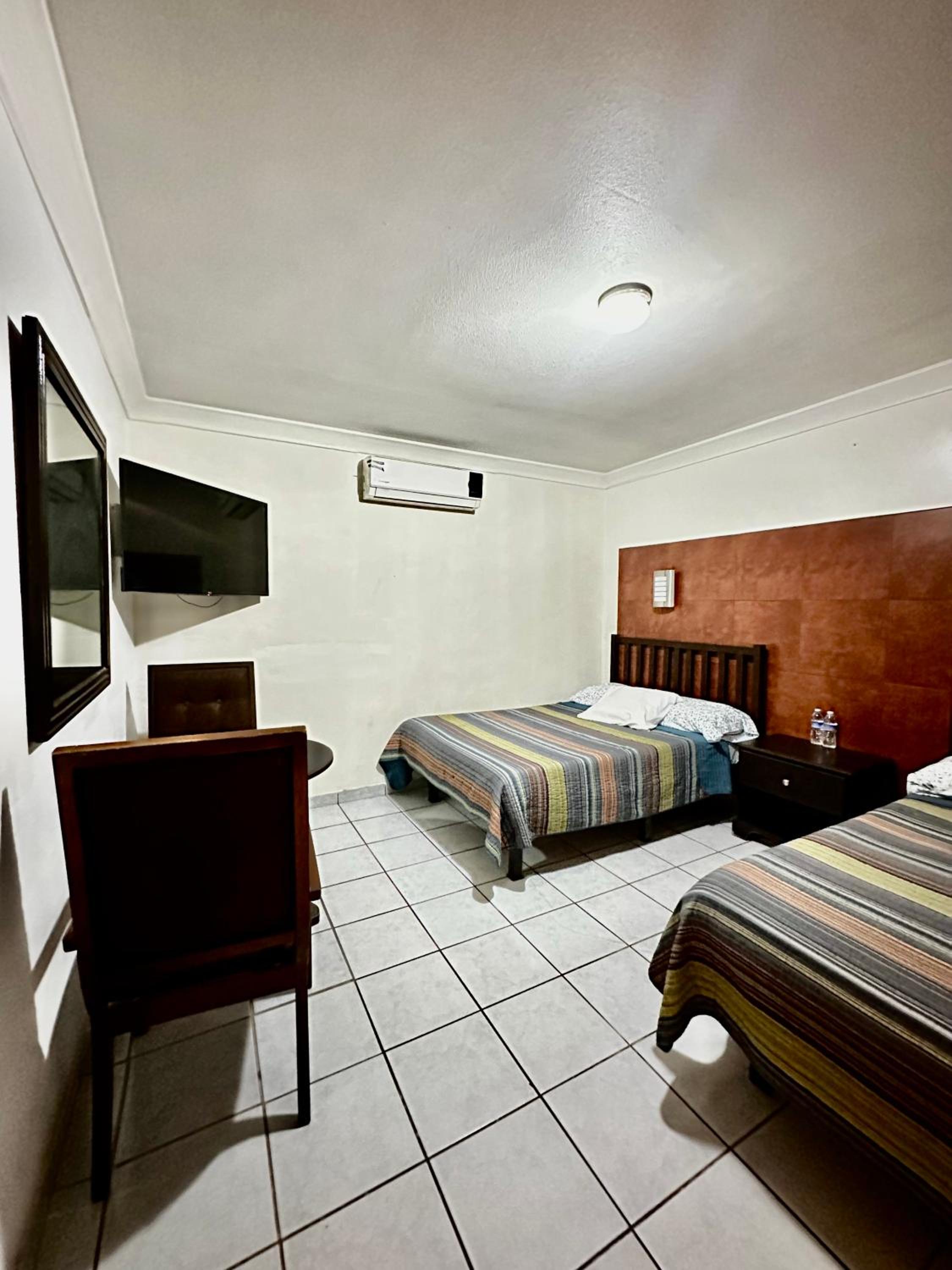 Twin Room photo 2