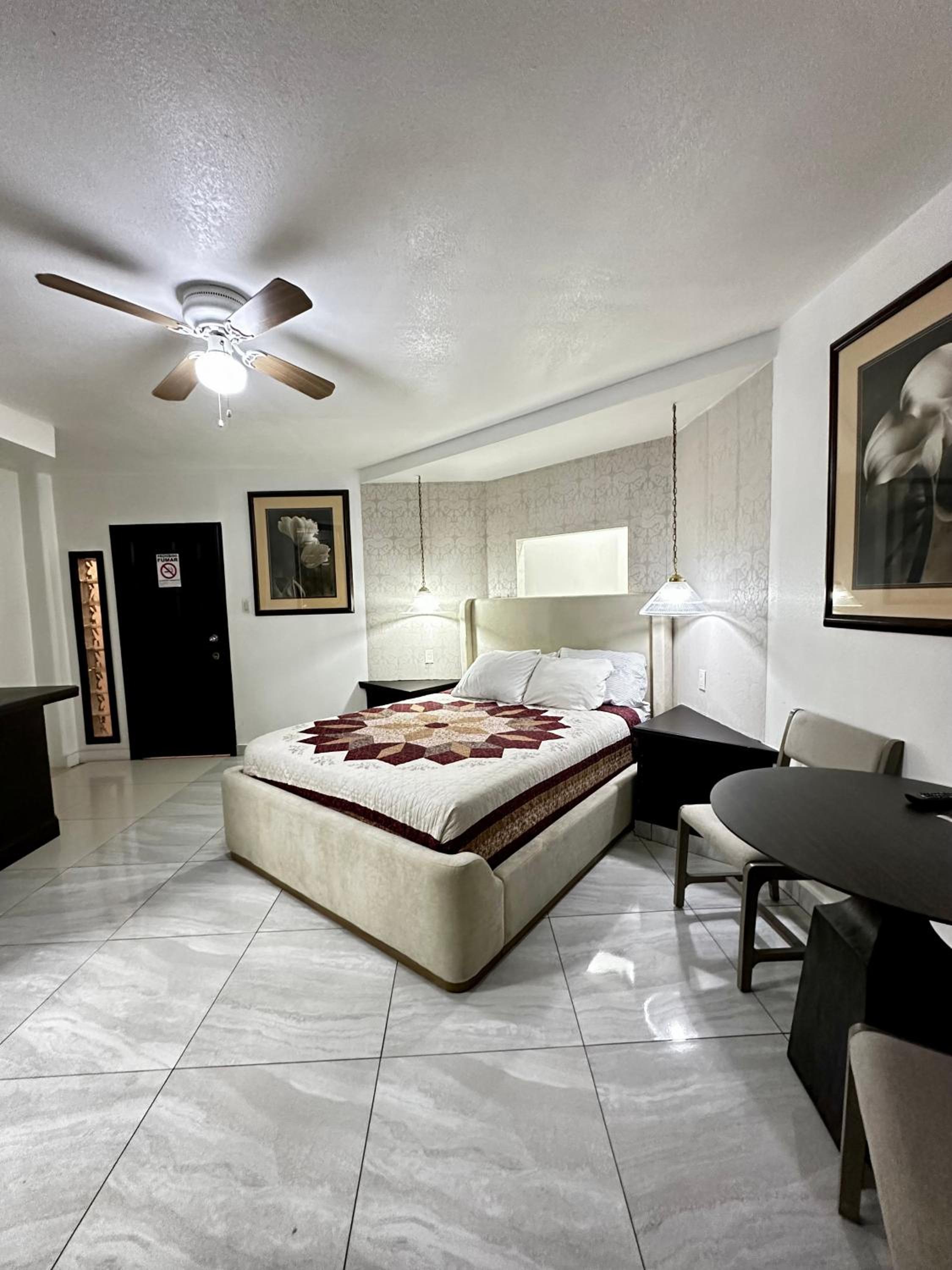 Standard Queen Room
