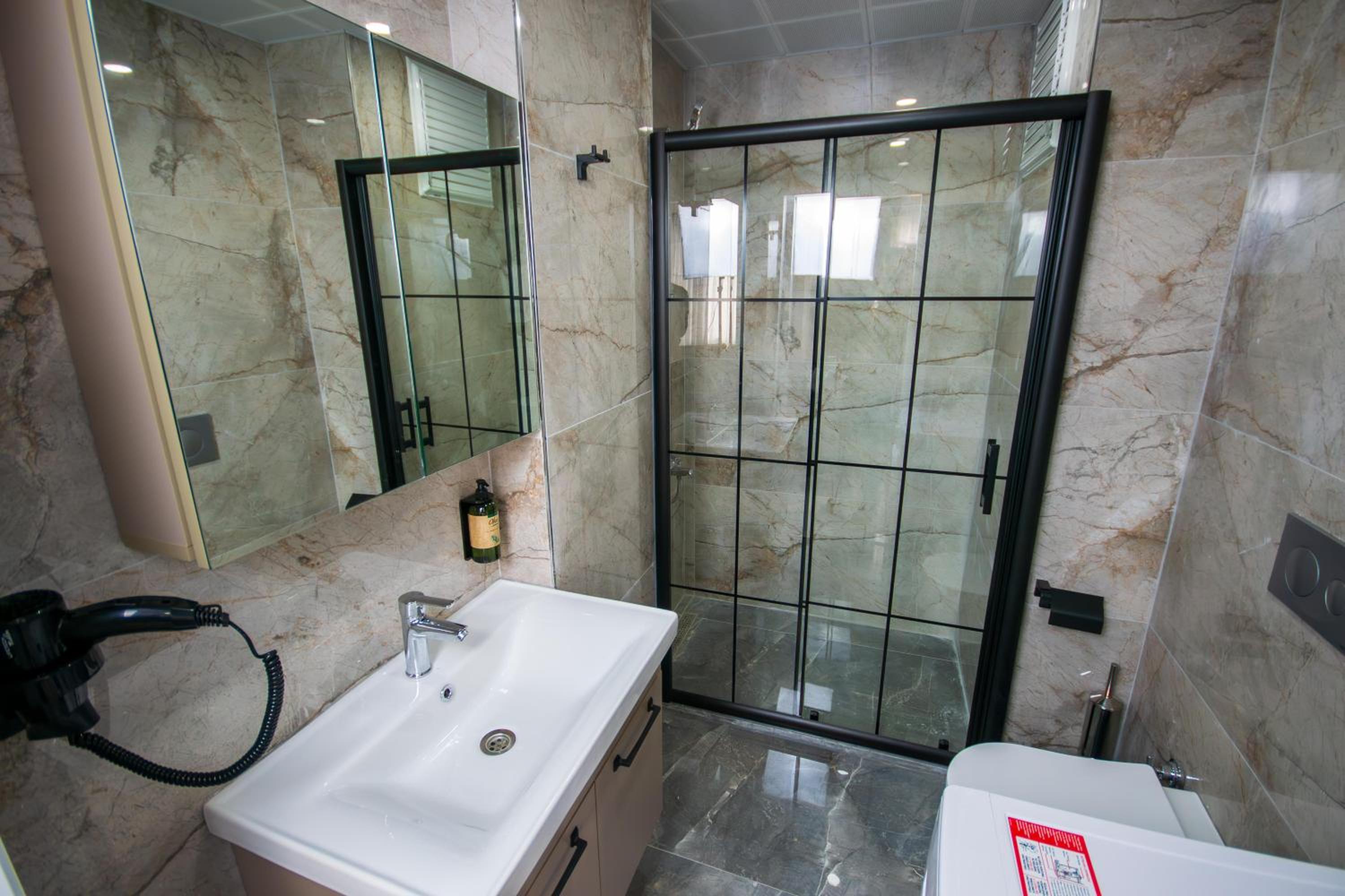 Two-Bedroom Apartment with Balcony photo 3