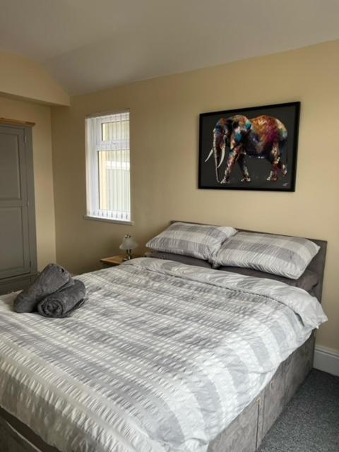 Three-Bedroom House photo 2